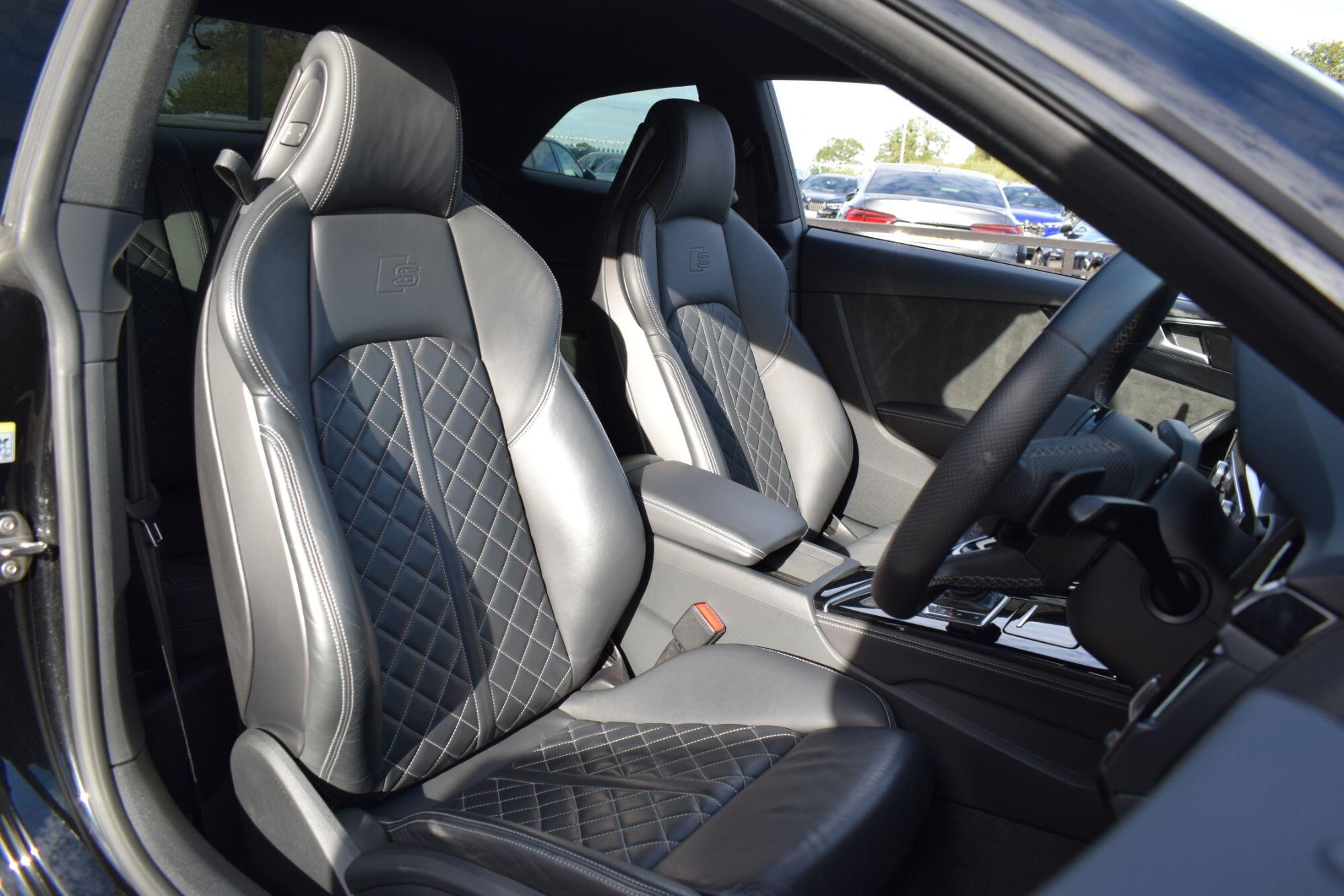 Audi S5 view 15