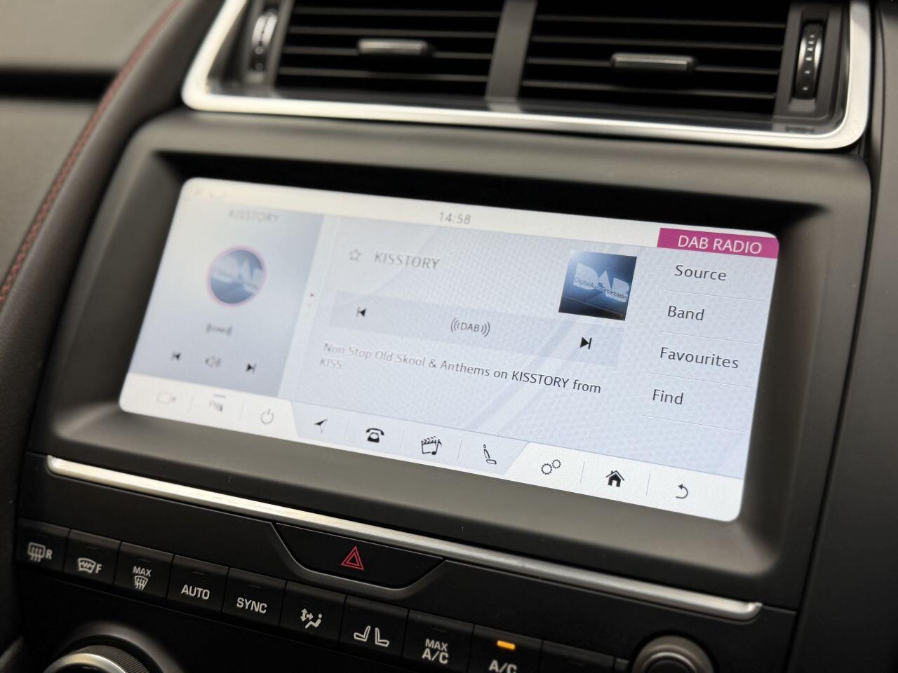 Jaguar E-Pace view 53