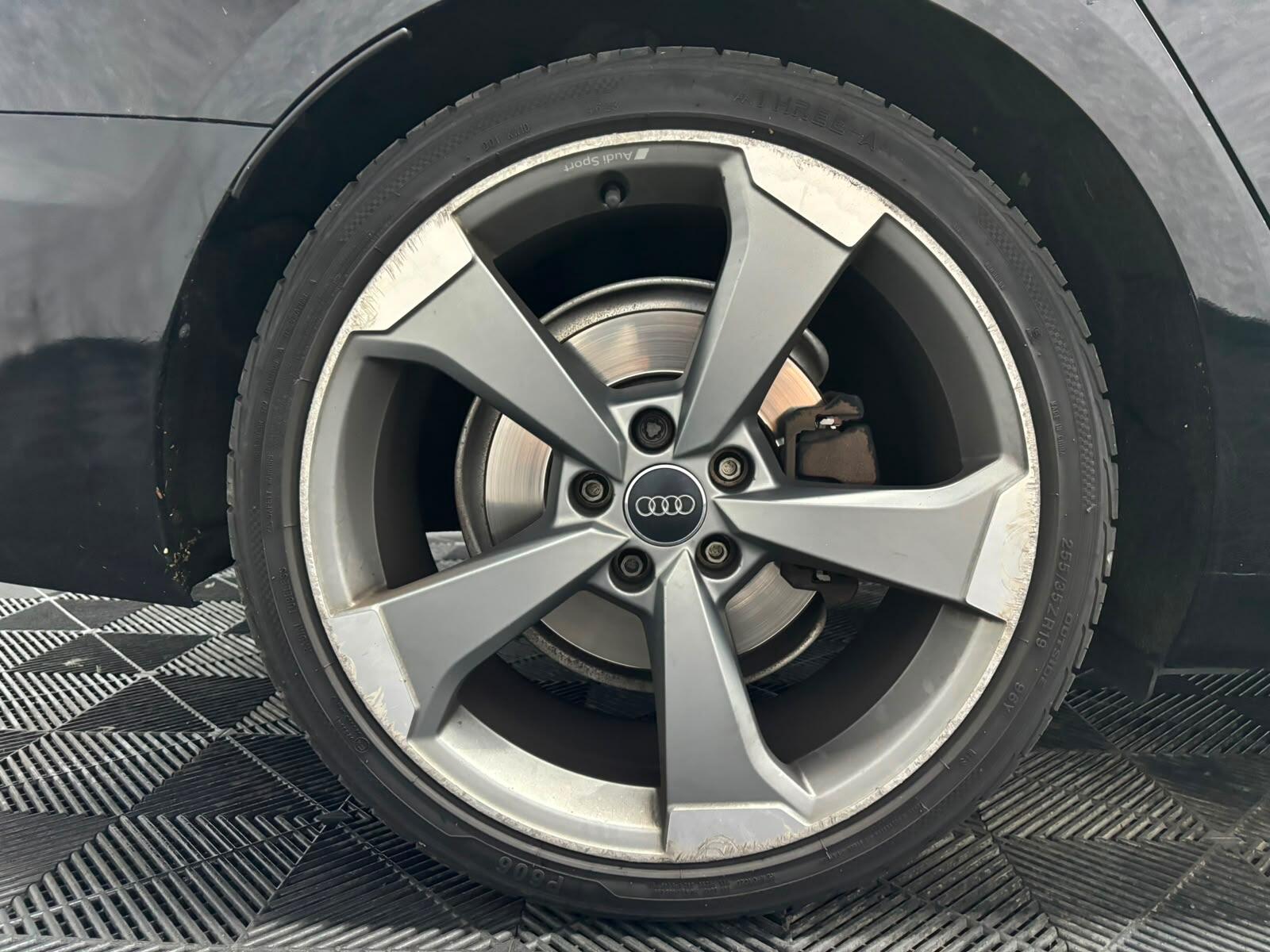 Audi A4 view 35