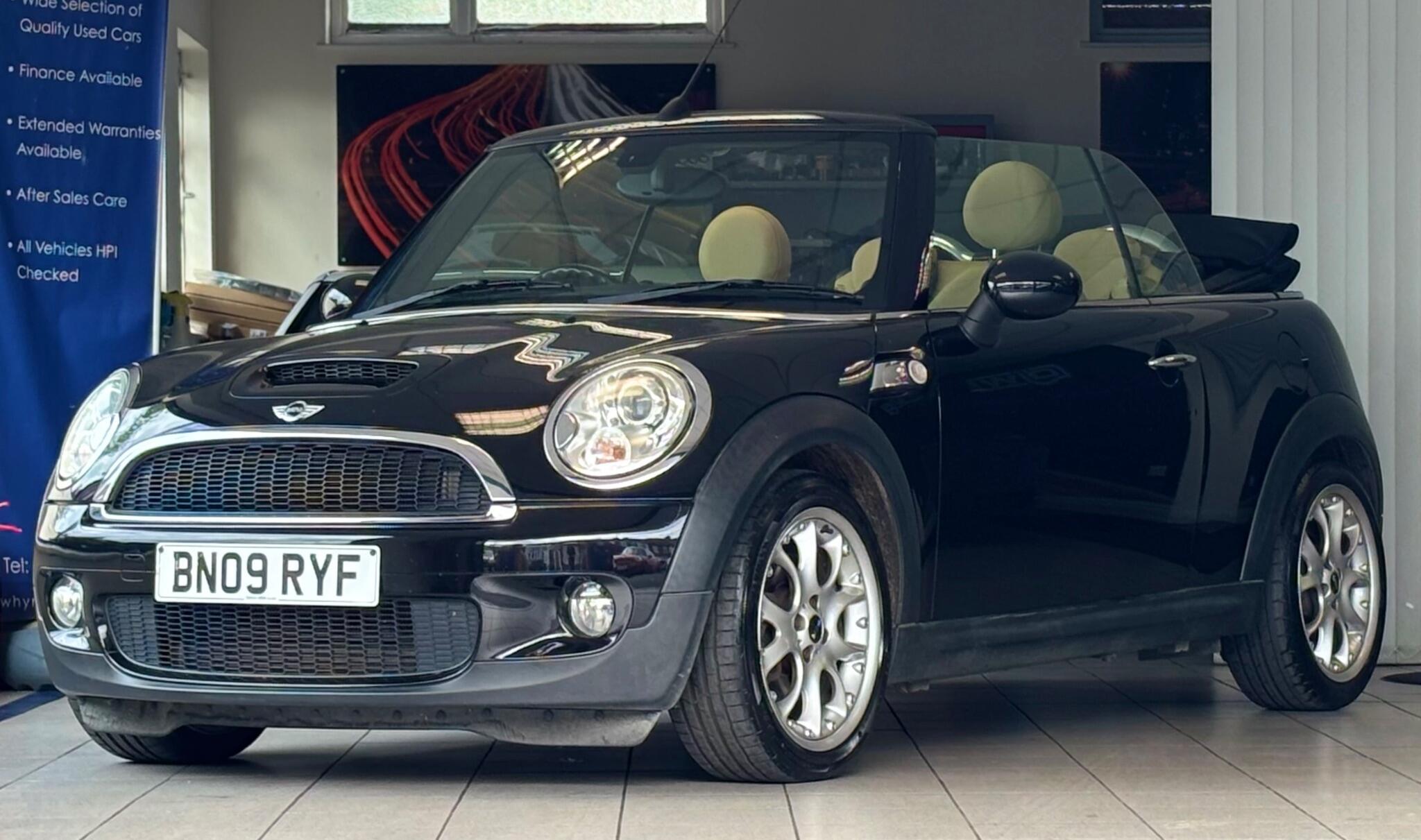 Mini Convertible view 3