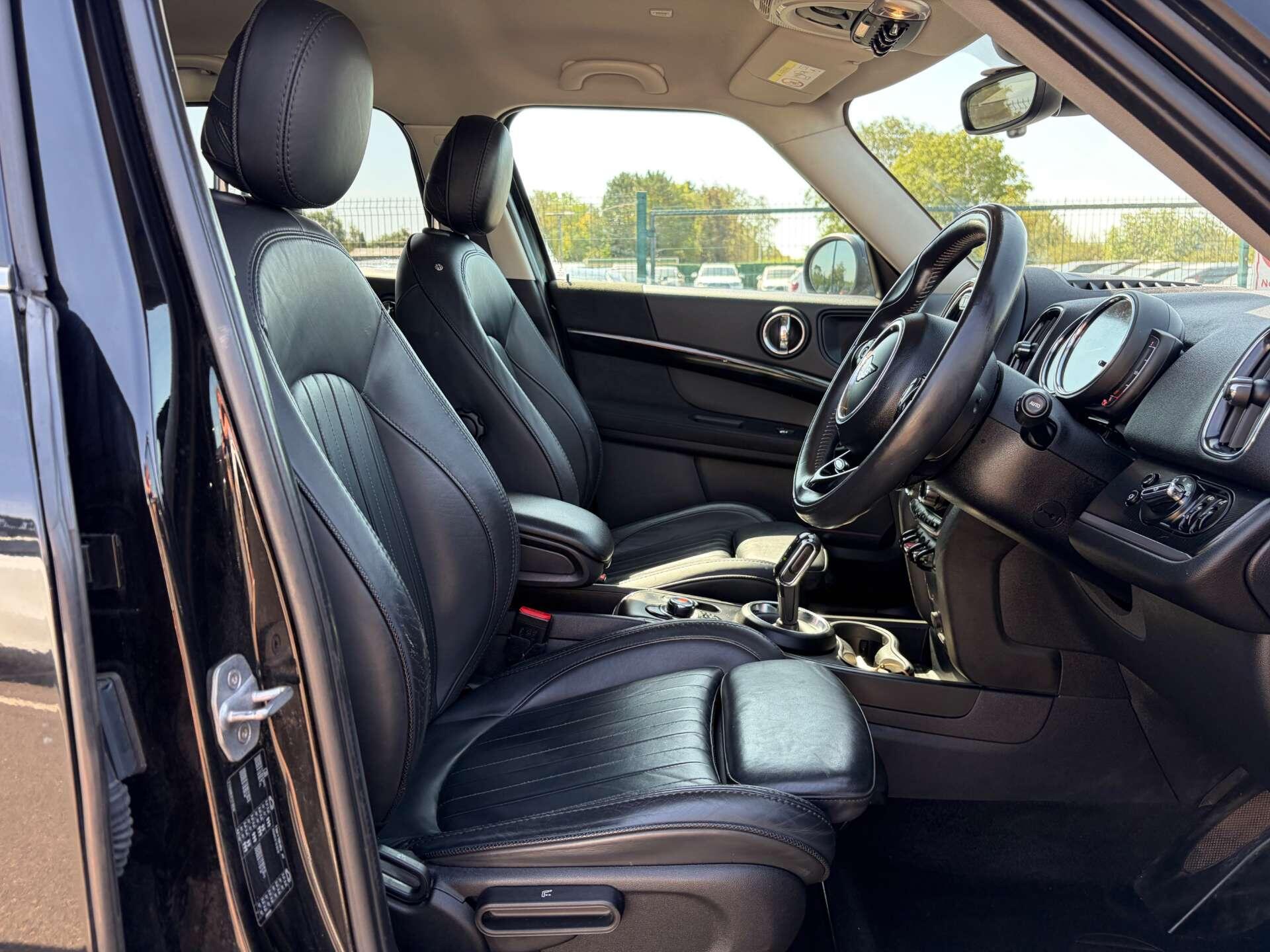 Mini Countryman view 35