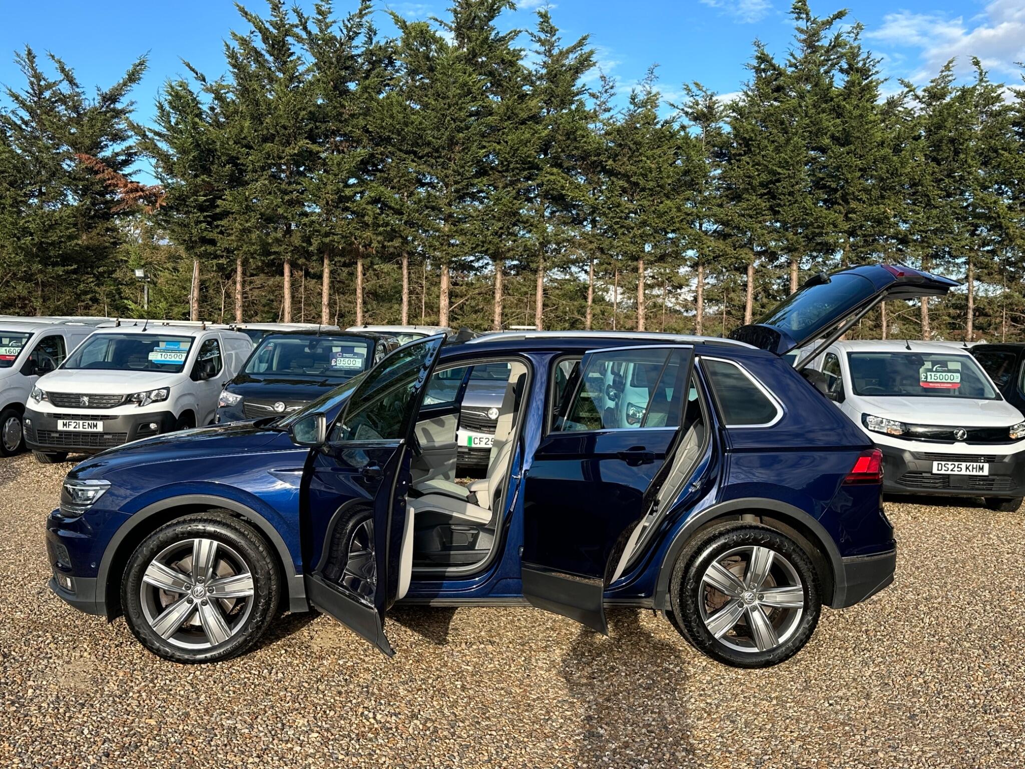 Volkswagen Tiguan view 23