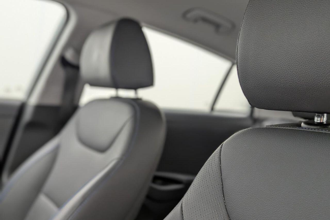 Hyundai IONIQ view 24