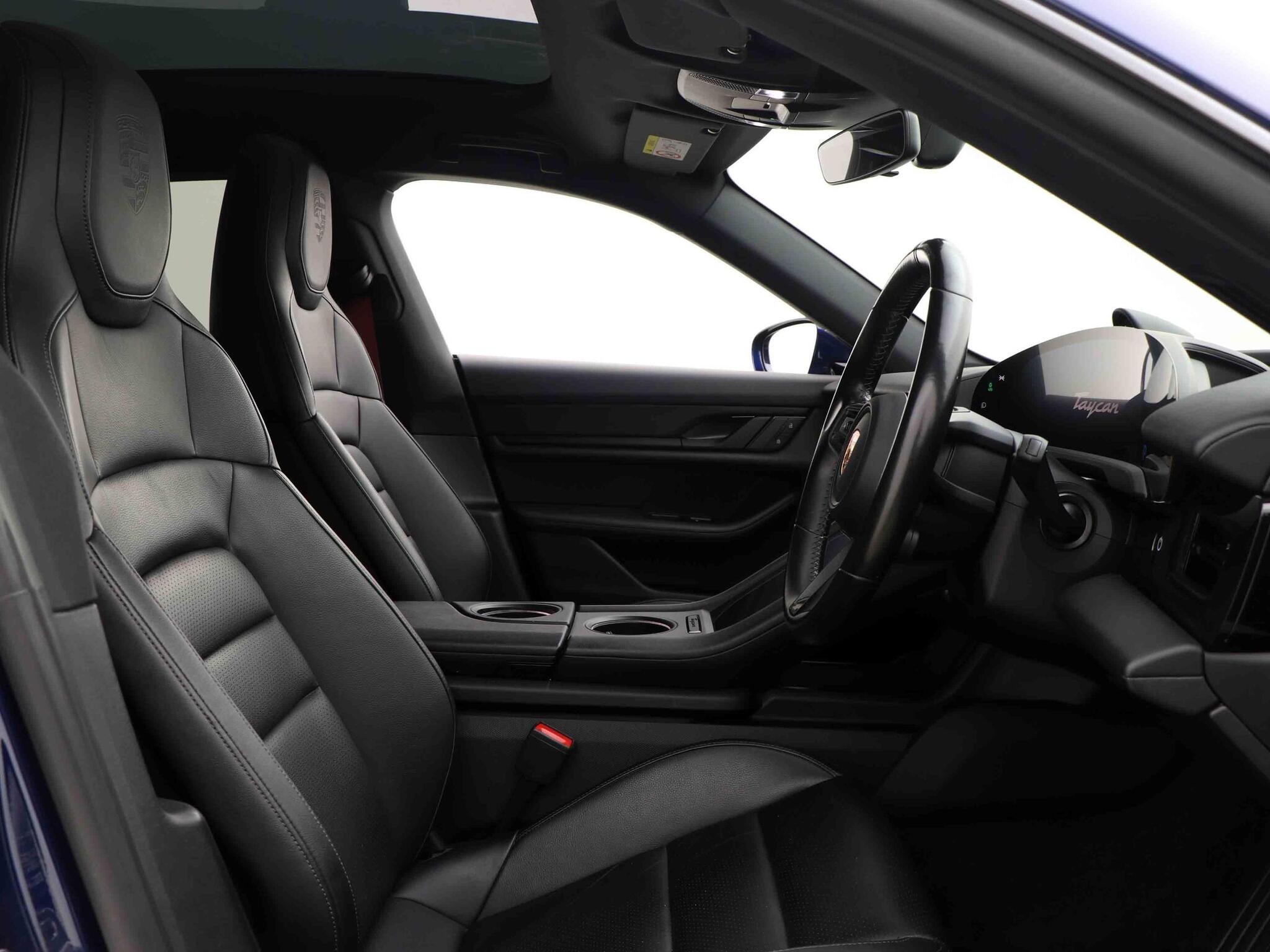 Porsche Taycan view 32