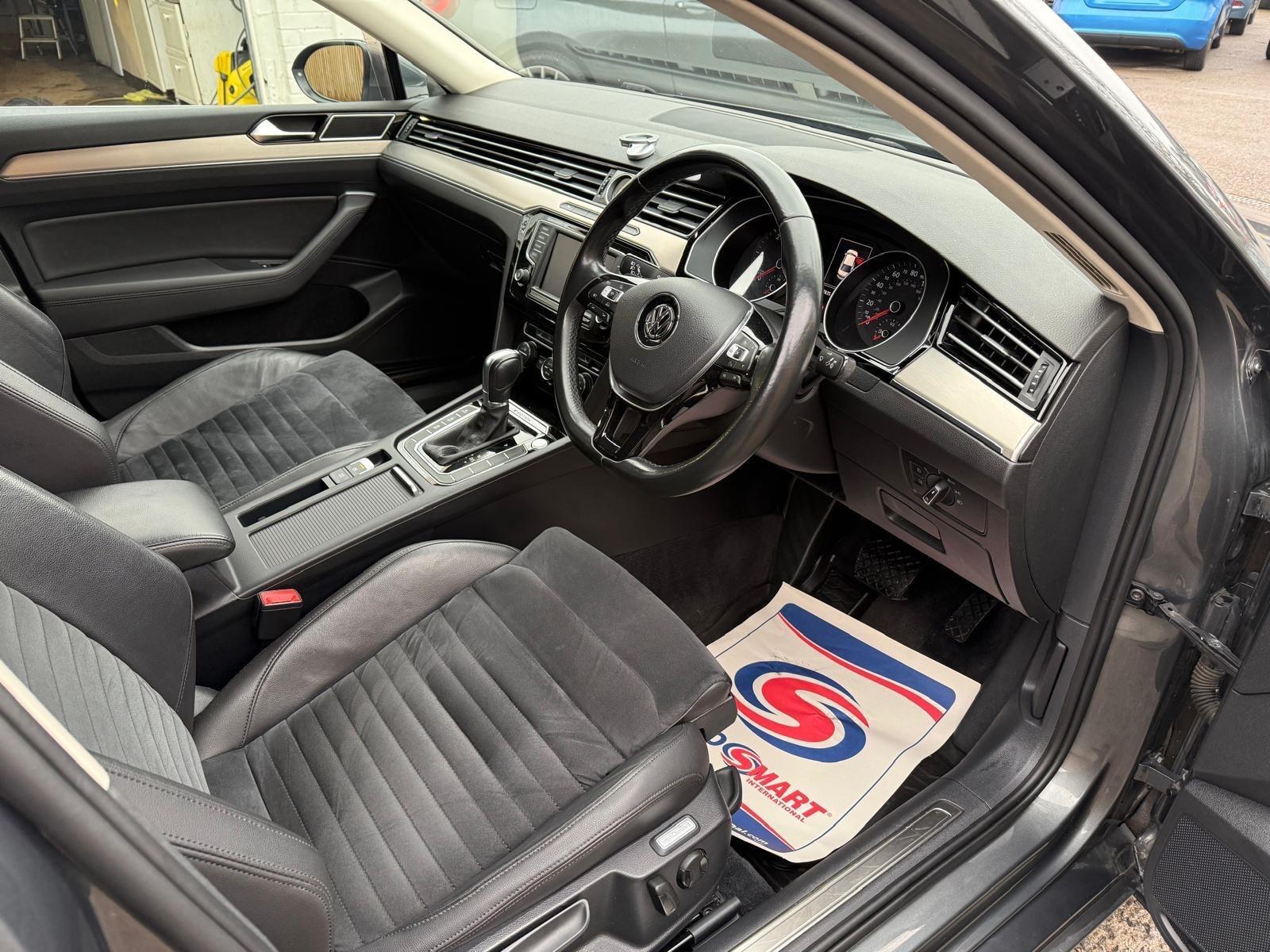 2015 Volkswagen Passat 2.0 BiTDI BlueMotion Tech GT DSG 4Motion Euro 6 (s/s) 4dr • 110,000 miles image 9