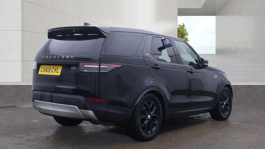 Land Rover Discovery view 4