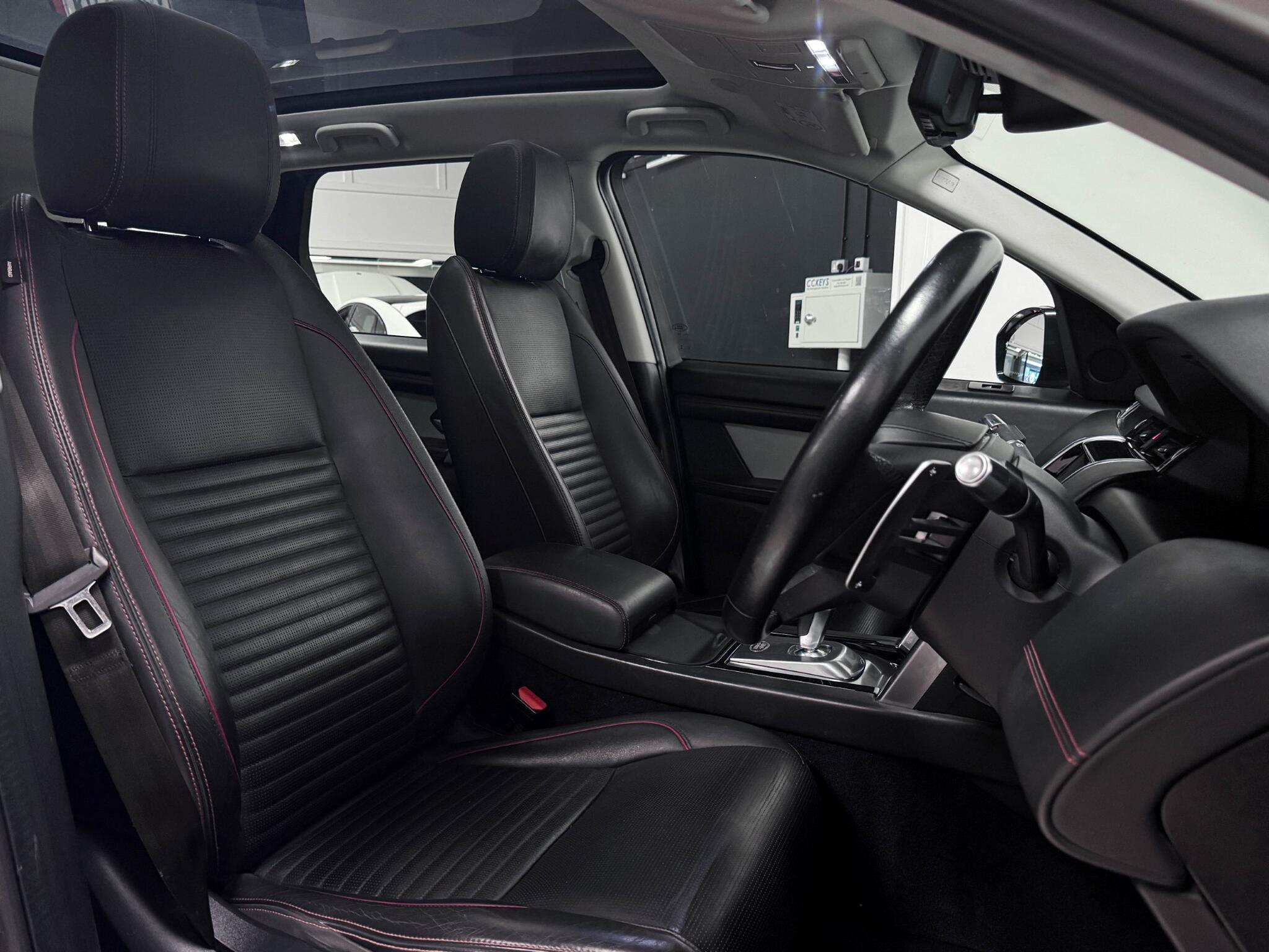 Land Rover Discovery Sport view 21