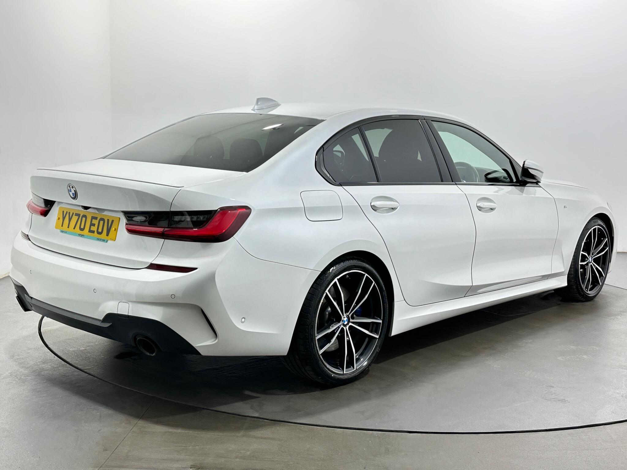 BMW 3 Series view 8