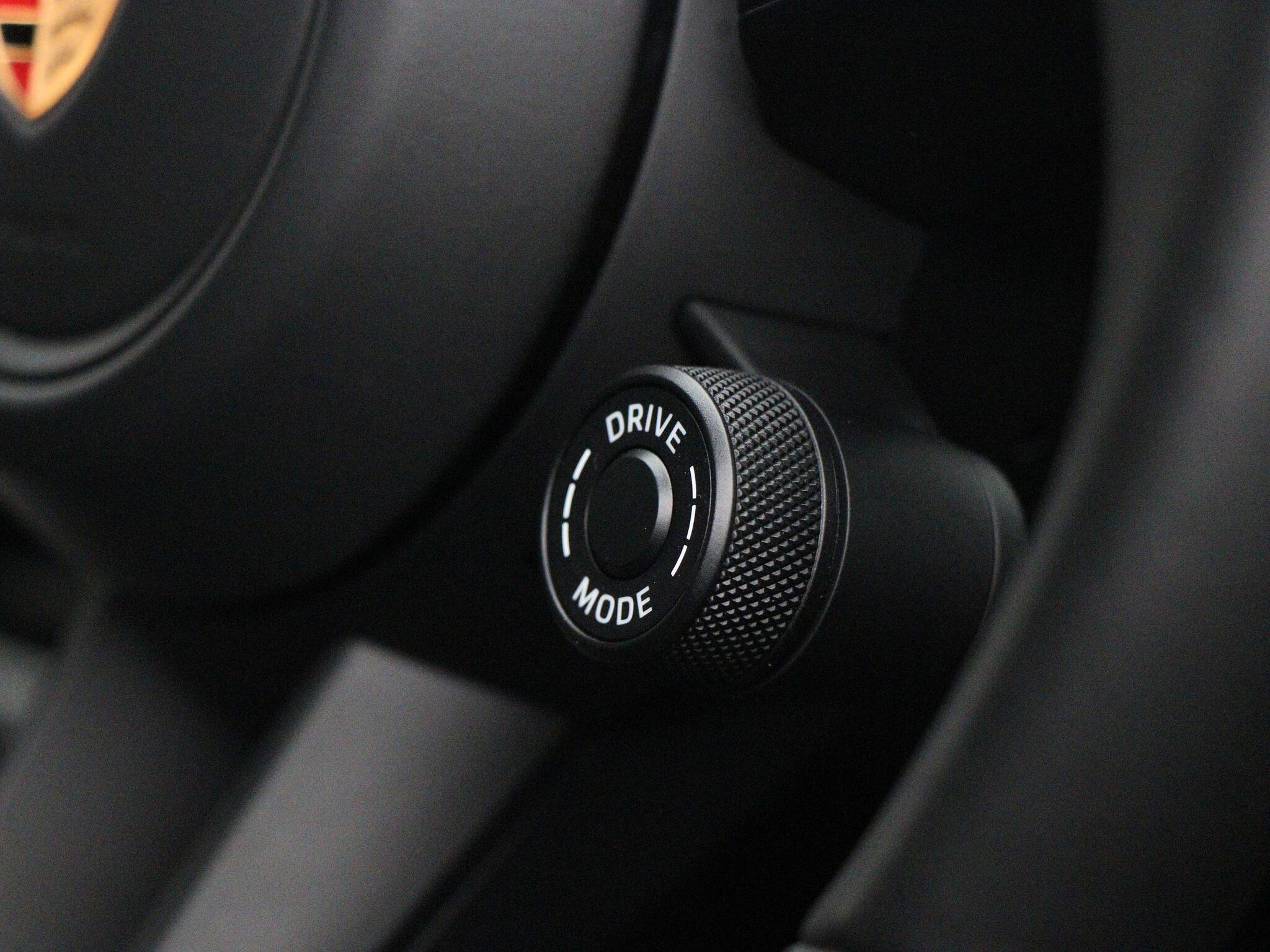 Porsche Cayenne view 33