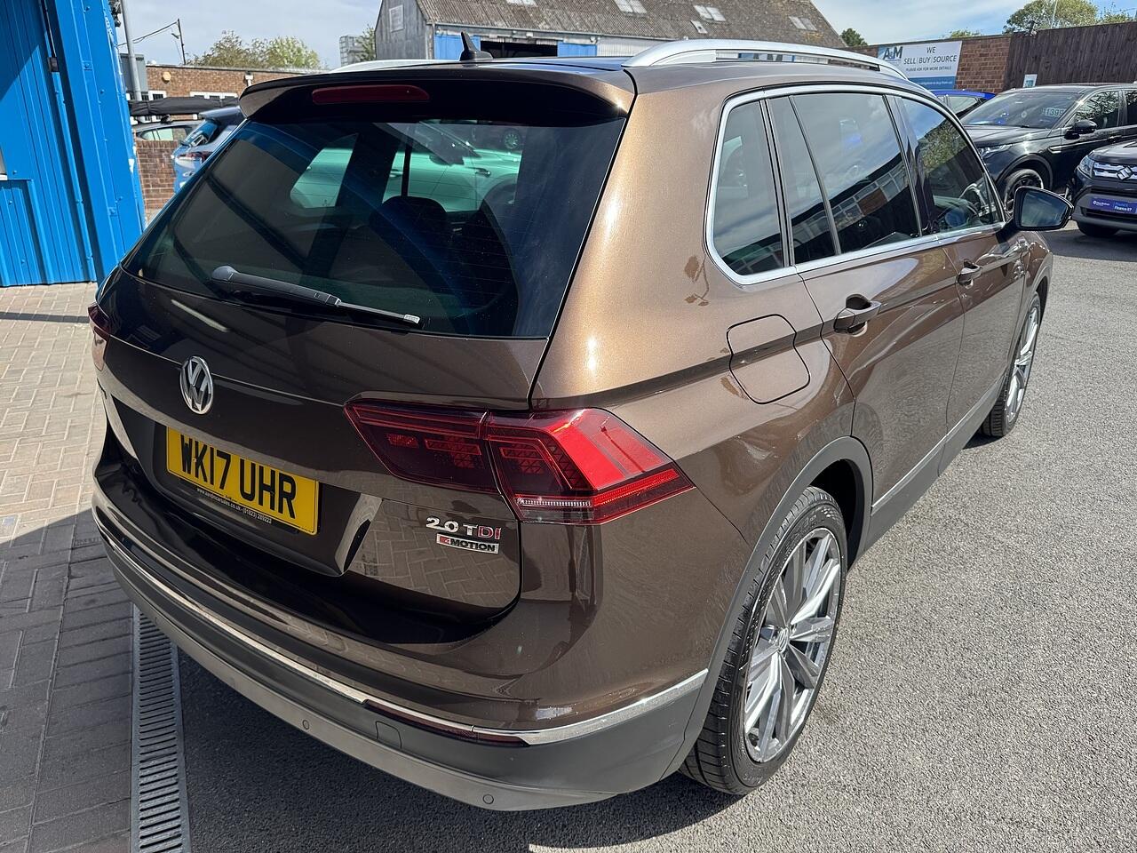 Volkswagen Tiguan view 6