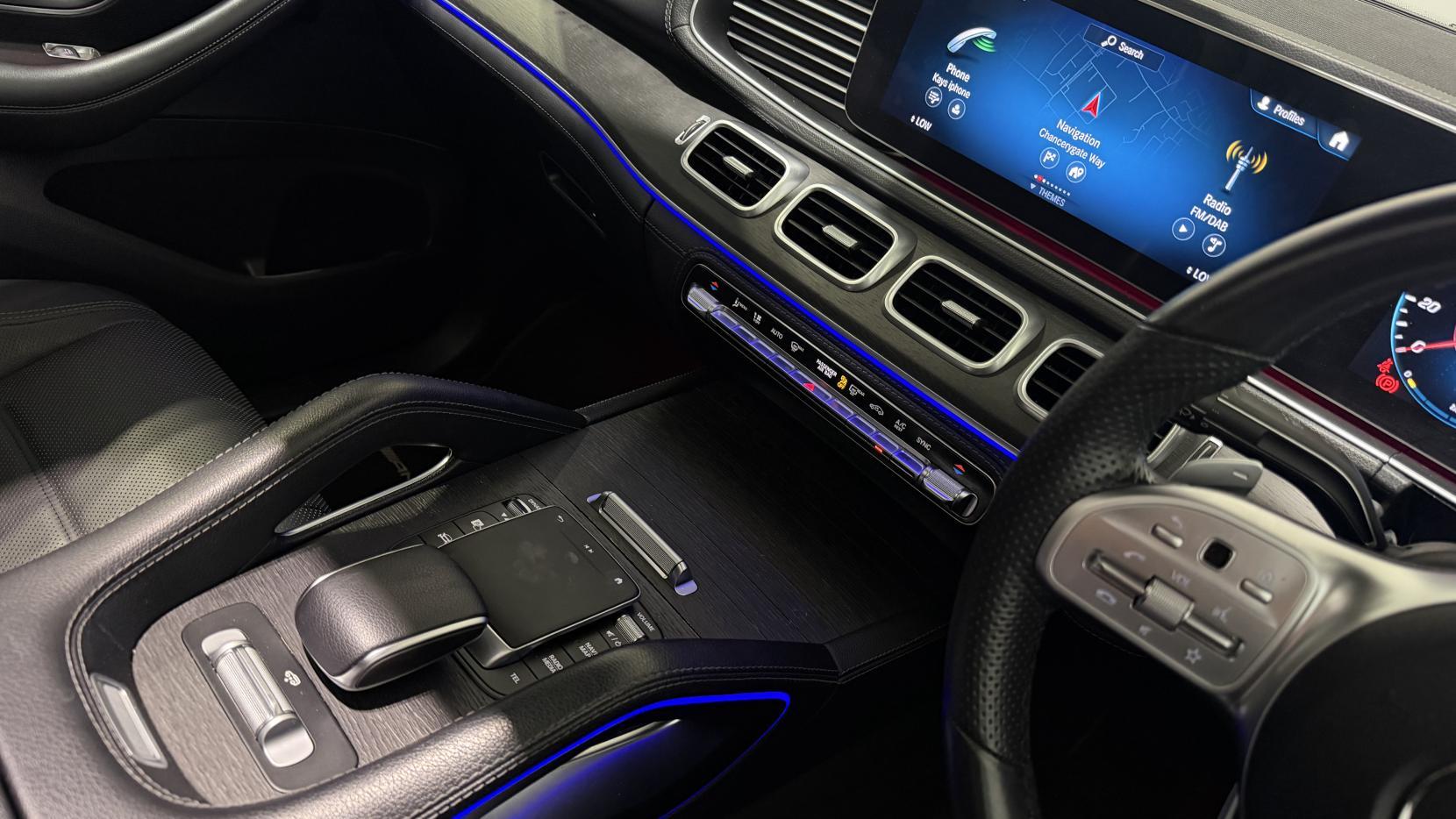 Mercedes-Benz Gle view 25