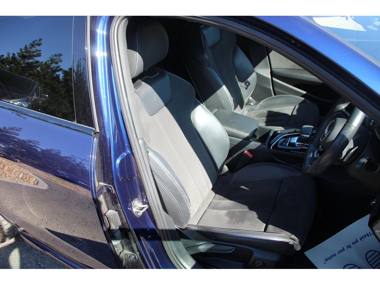 Audi A4 Avant view 15