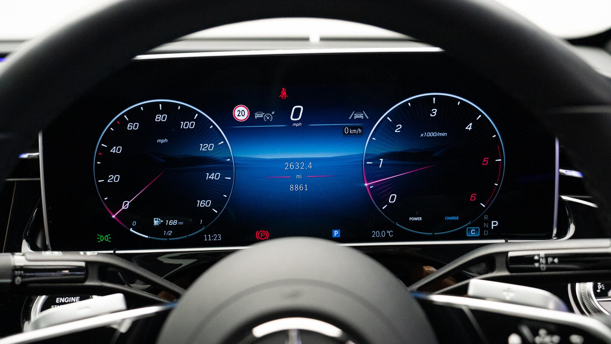 Mercedes-Benz E-Class view 28