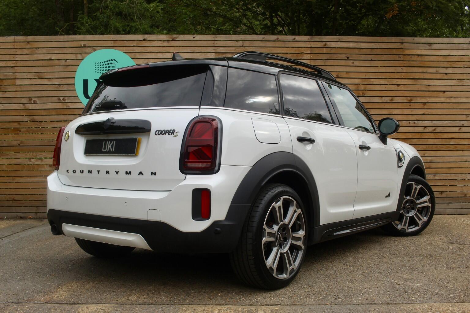 Mini Countryman view 2