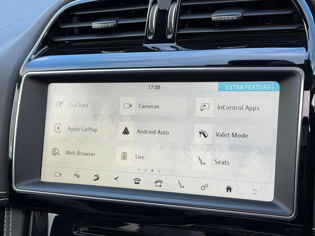 Jaguar F-Pace view 34