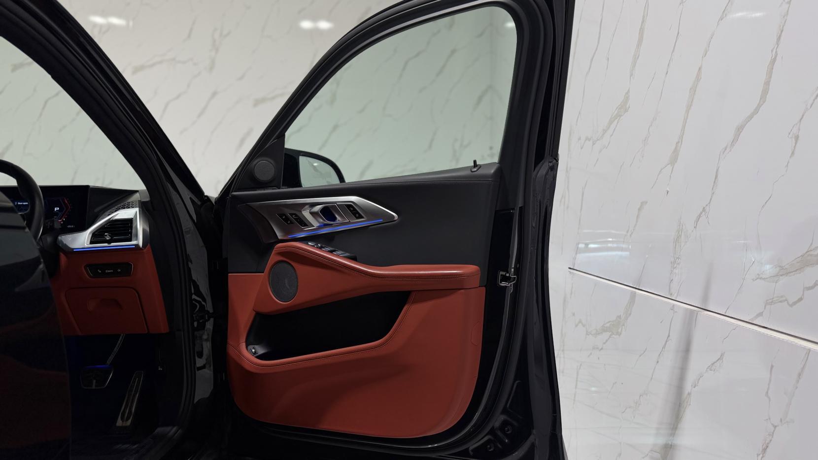 BMW XM view 42