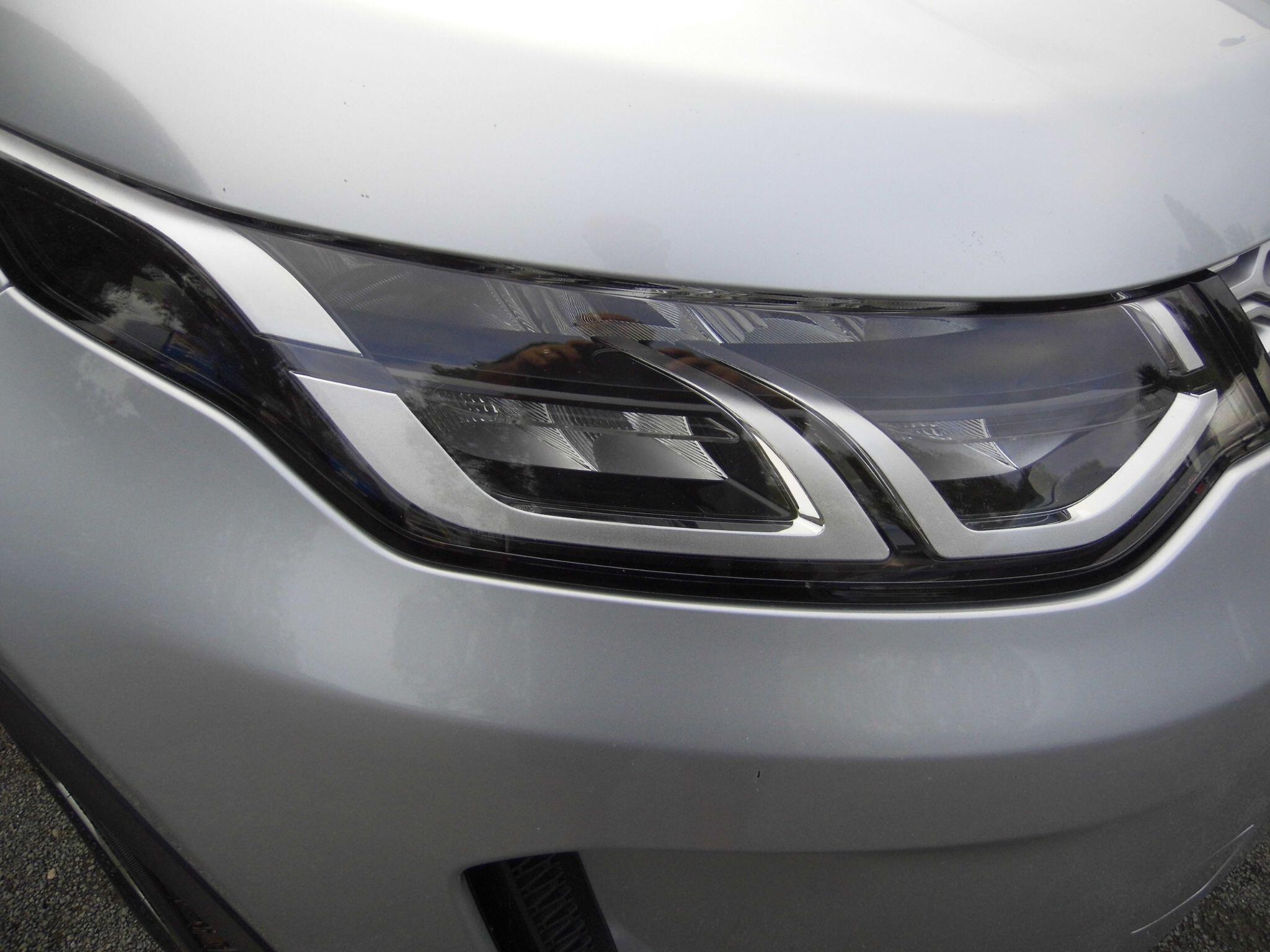 Land Rover Discovery Sport view 31