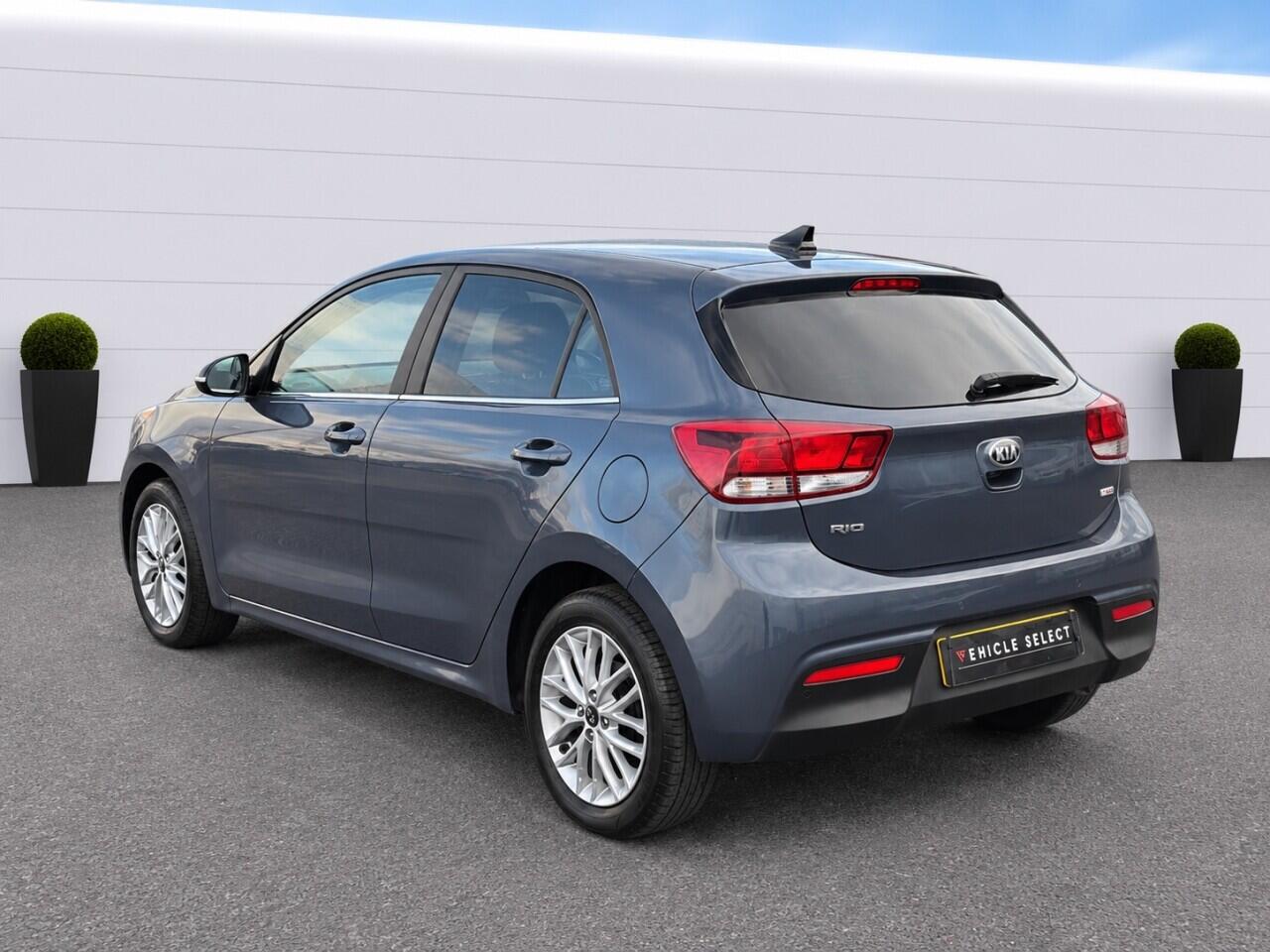 Kia Rio view 10