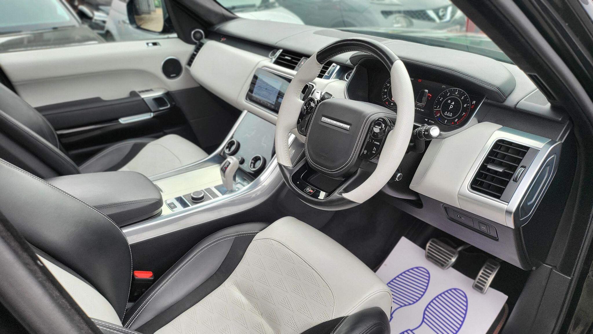 Land Rover Range Rover Sport view 2