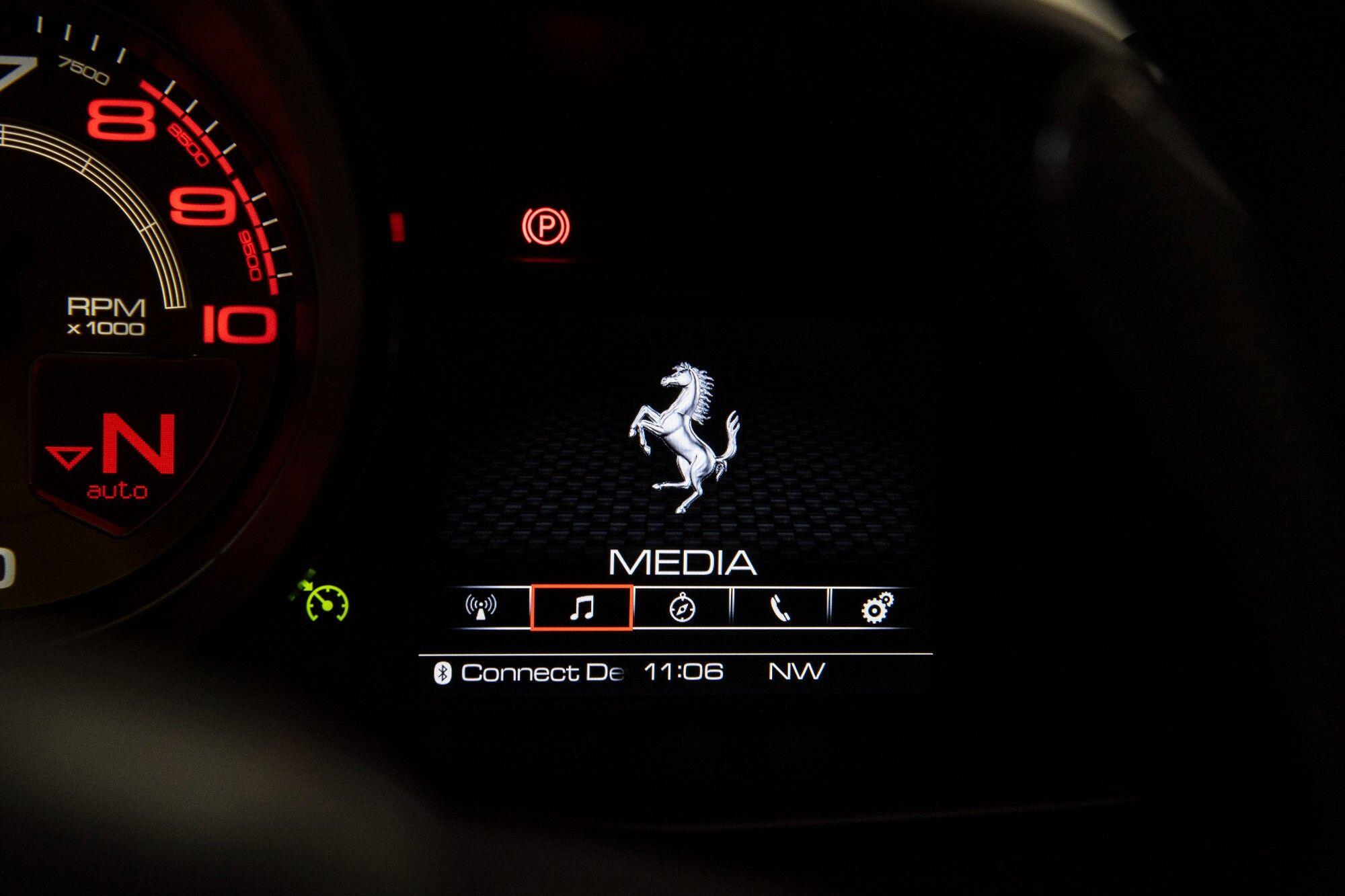 Ferrari 488 view 36