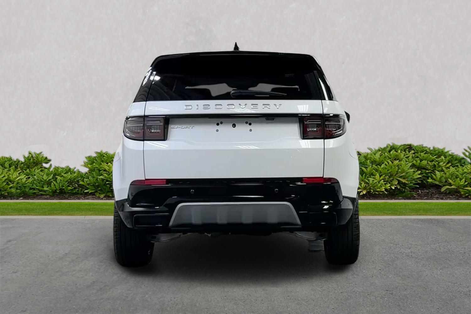 Land Rover Discovery Sport view 4
