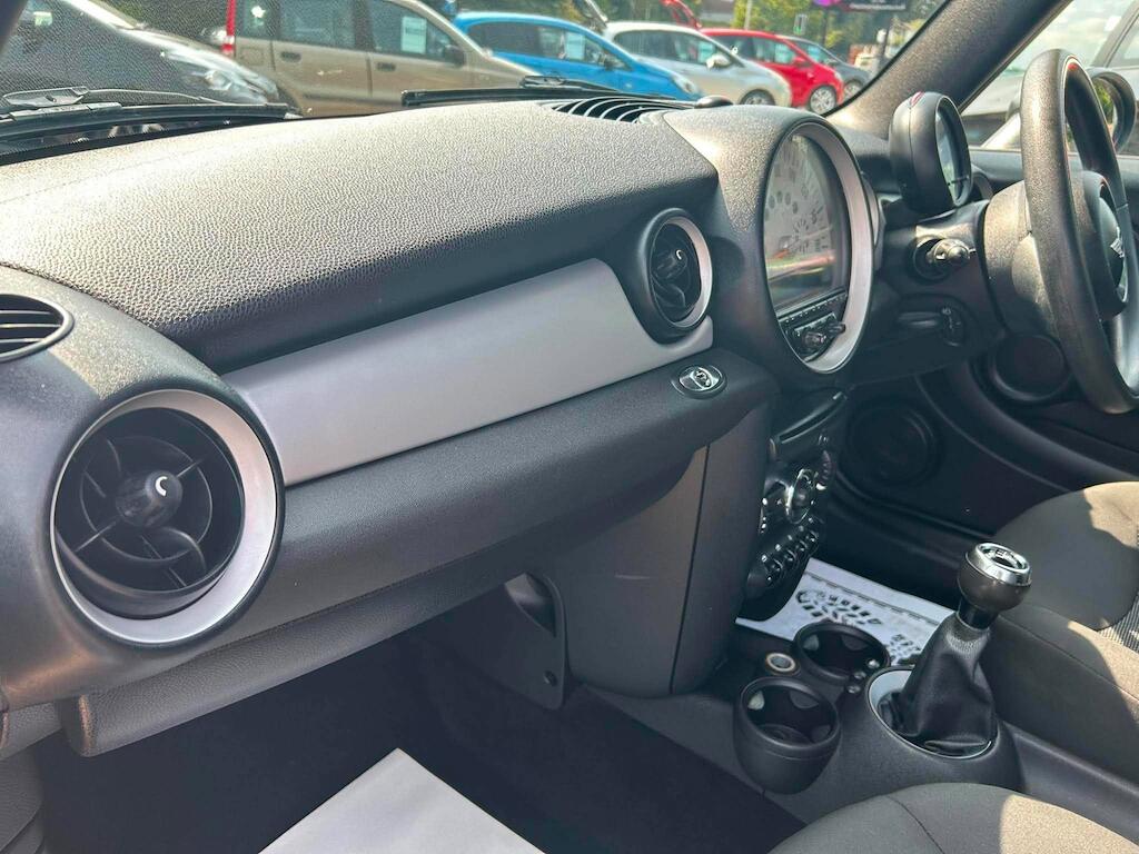 Mini Convertible view 17