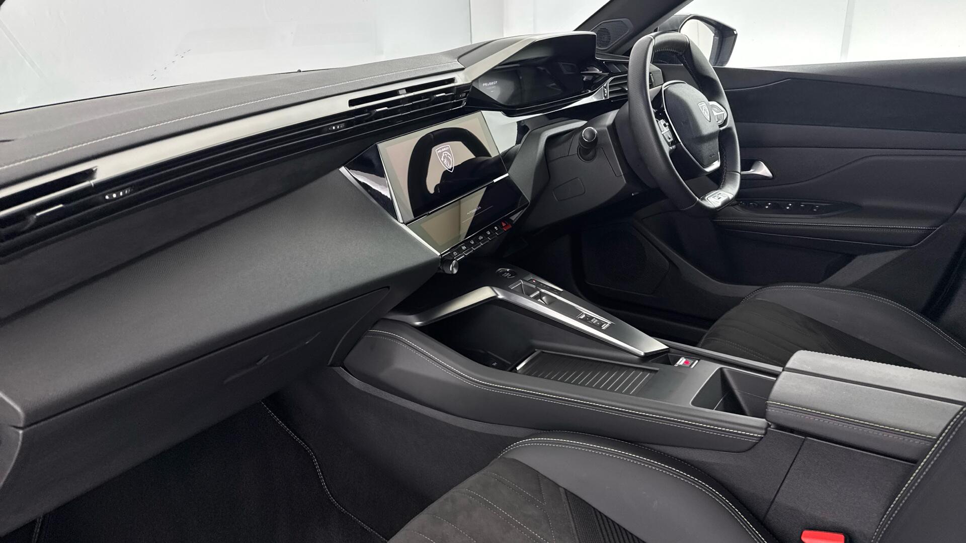 Peugeot 308 view 10