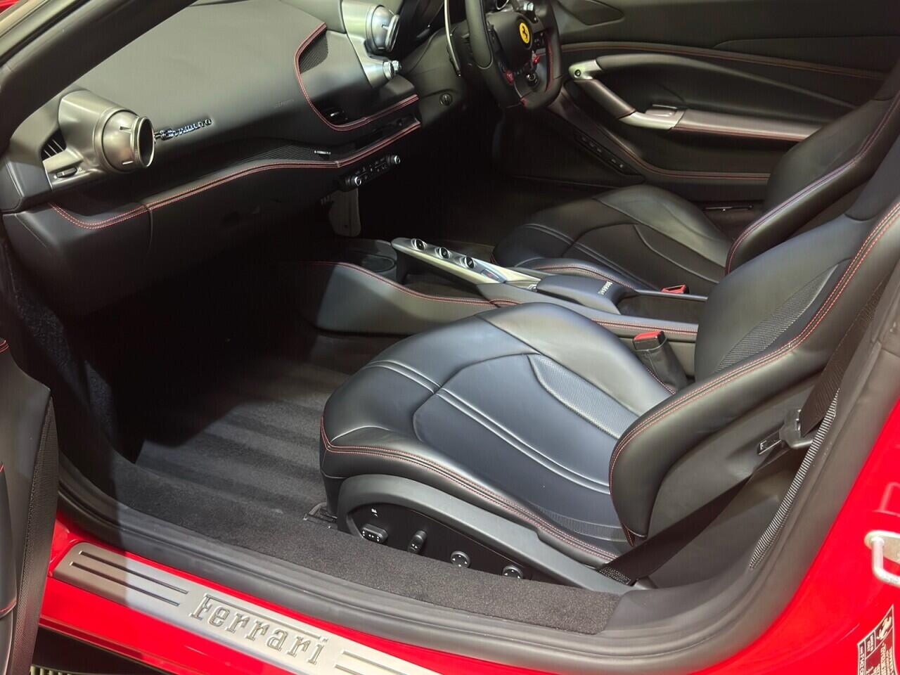 Ferrari F8 Tributo view 22
