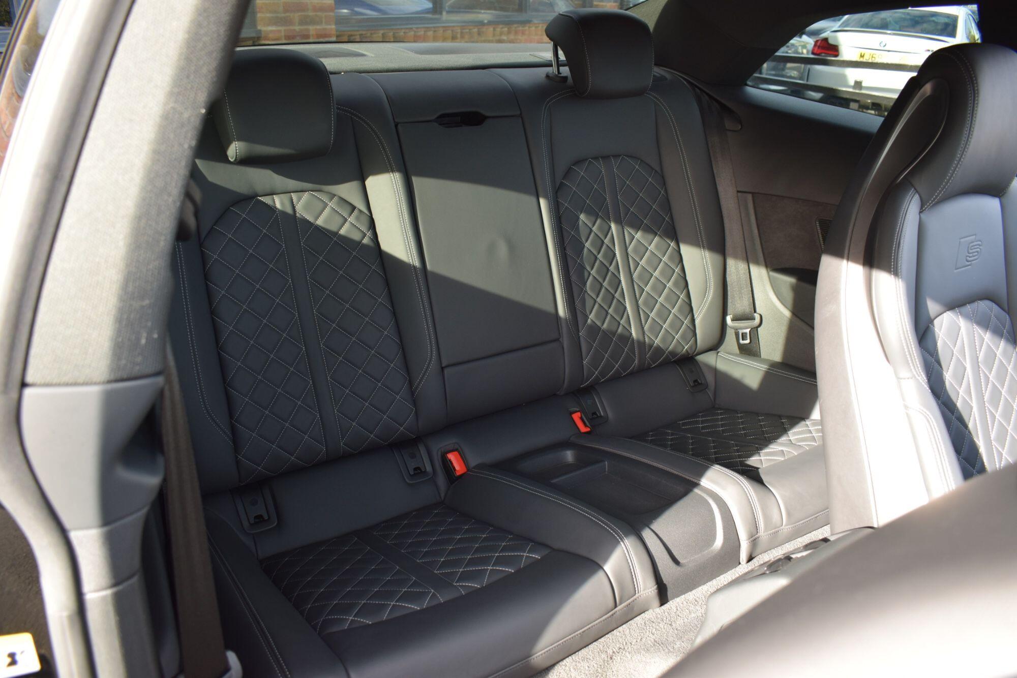 Audi S5 view 22