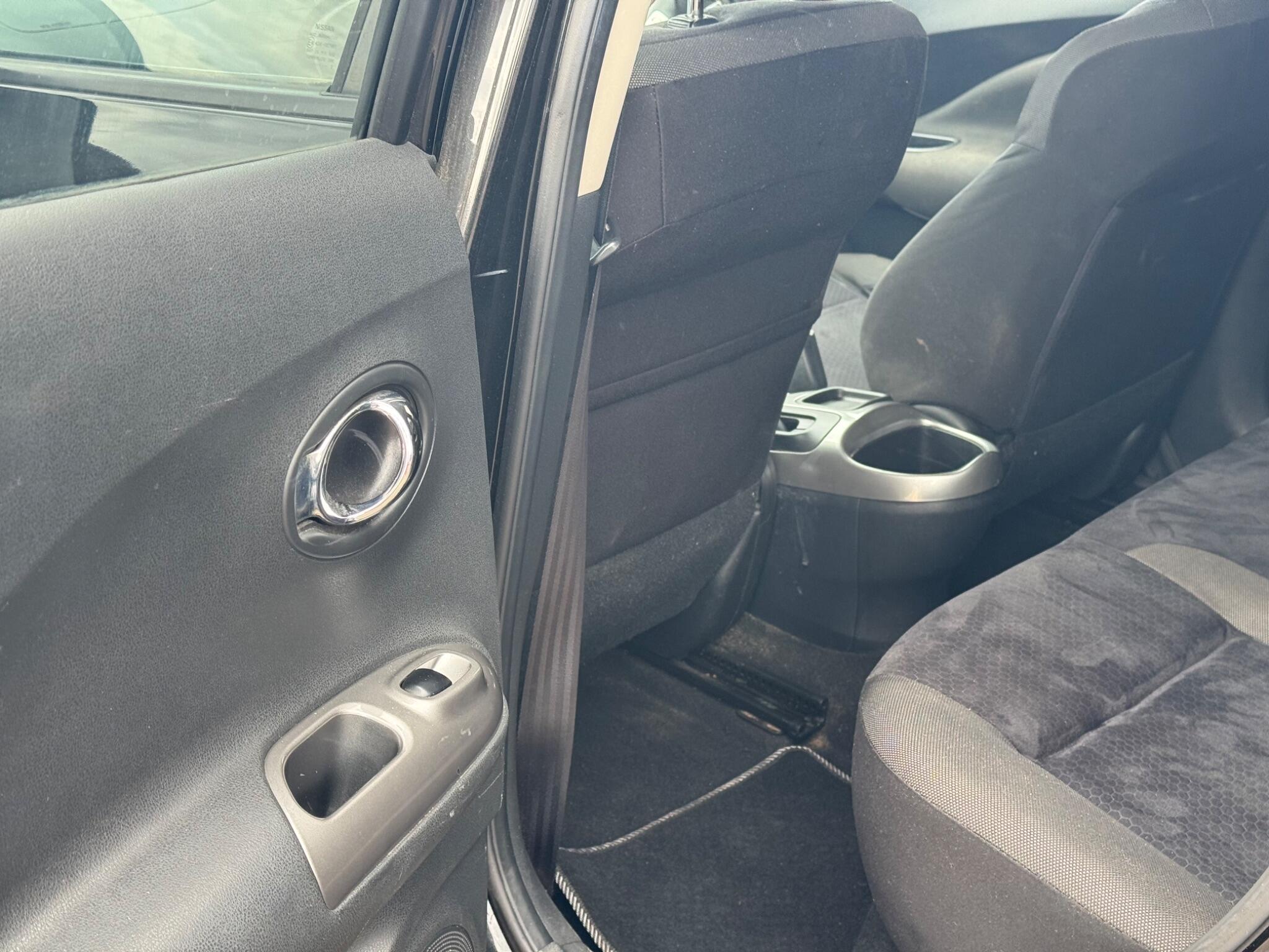 Nissan Juke view 27