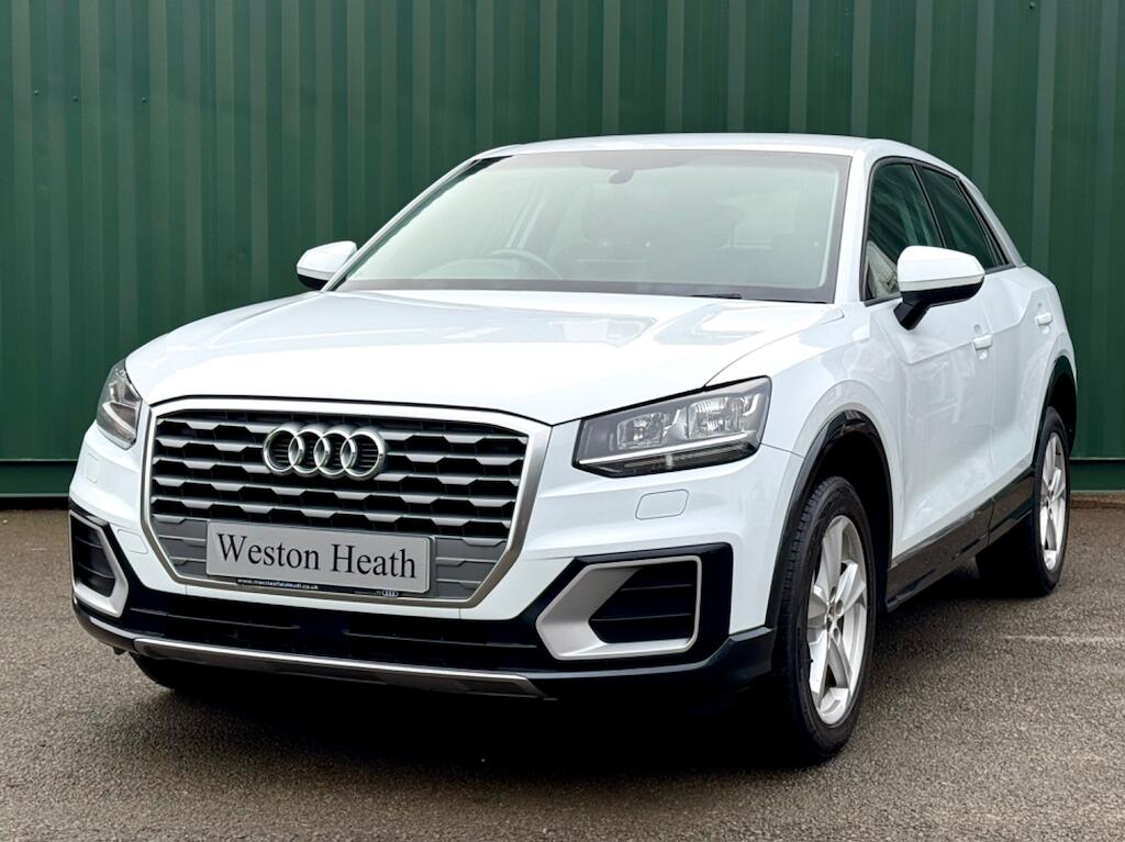 Audi Q2 view 10