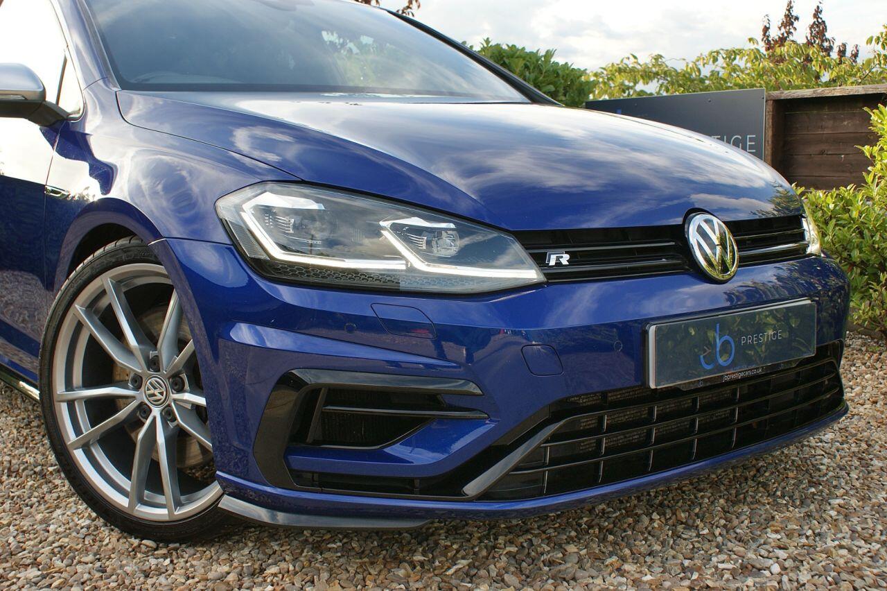 Volkswagen Golf view 6