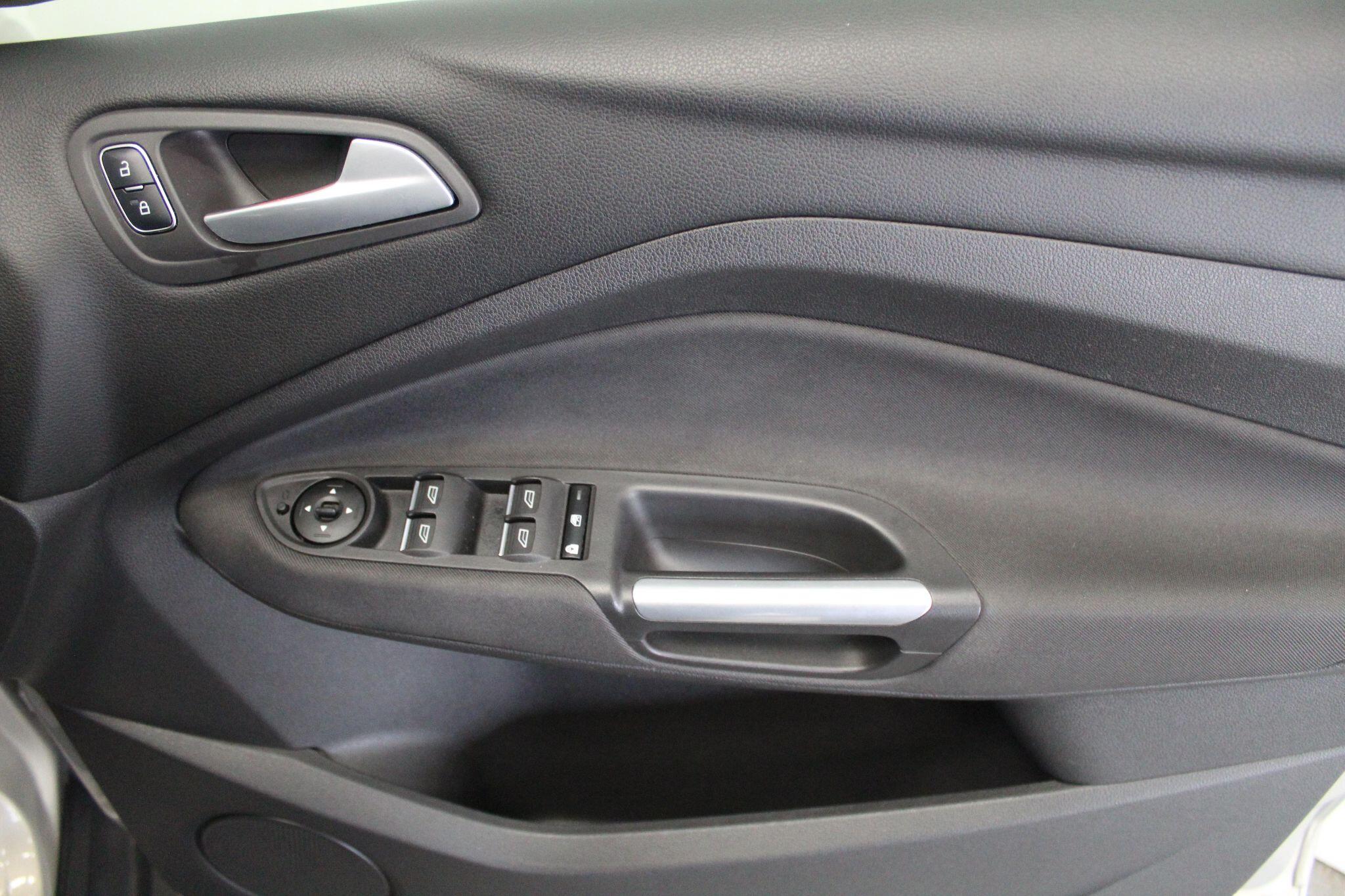 Ford C-Max view 46