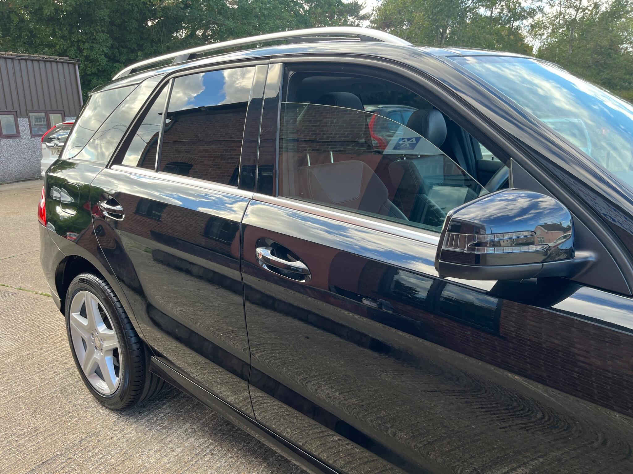Mercedes-Benz M-Class view 9