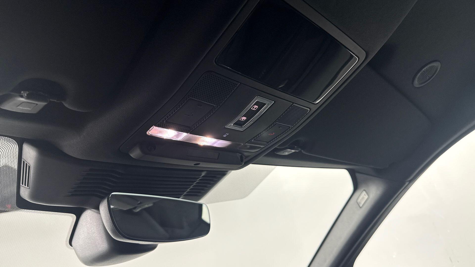 Land Rover Discovery Sport view 25