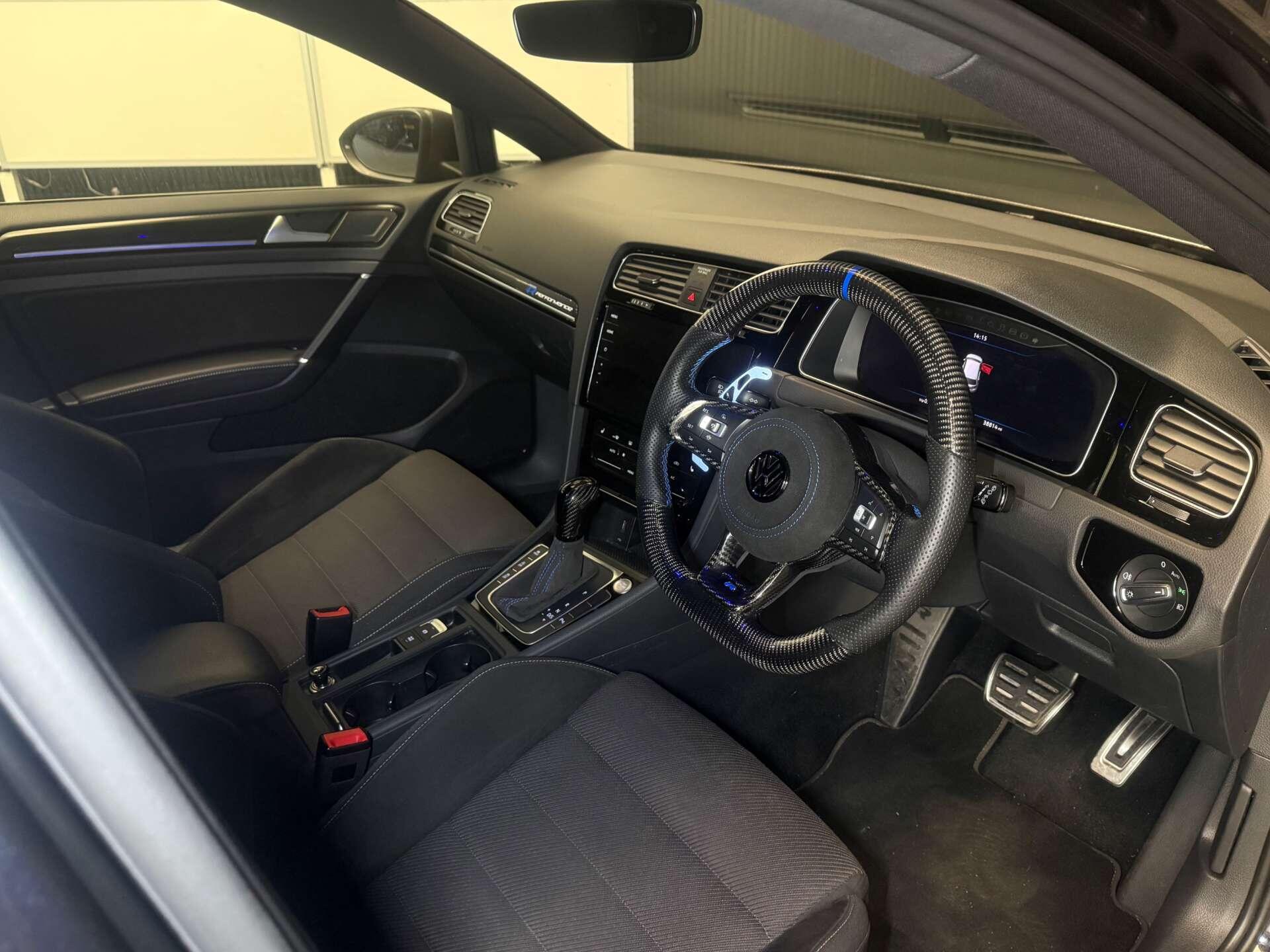 Volkswagen Golf view 21