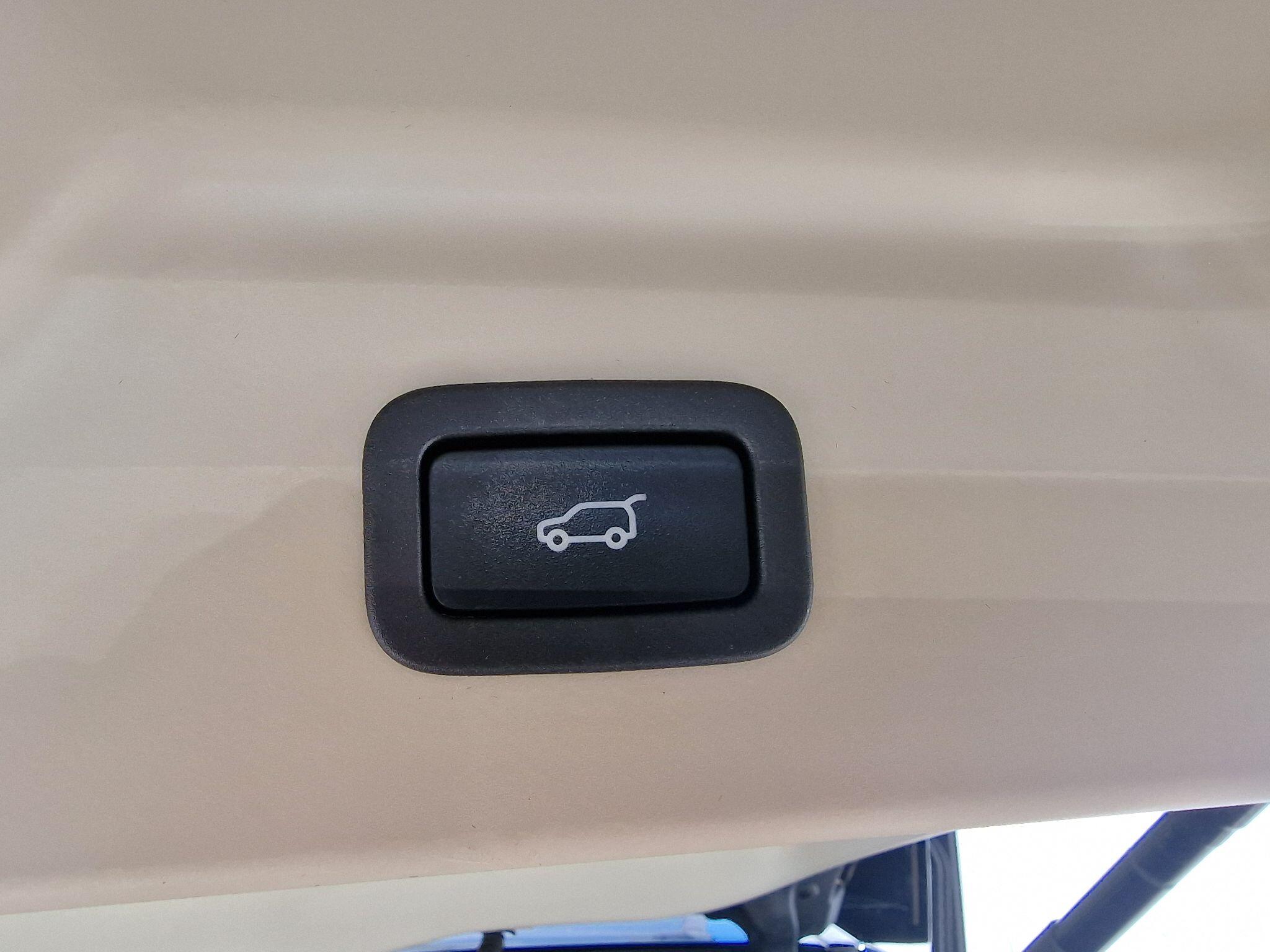 Land Rover Range Rover view 33