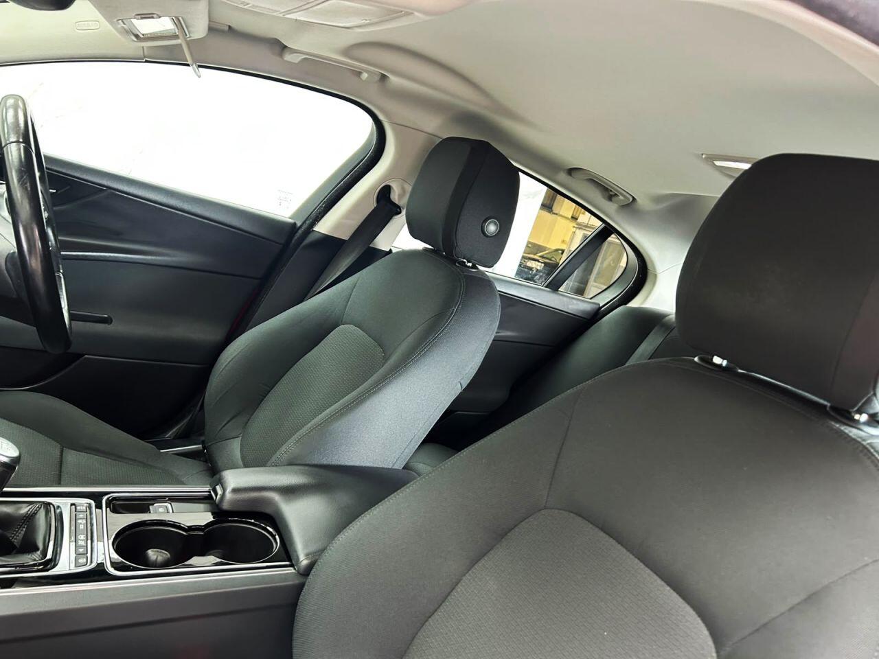 Jaguar Xe view 12
