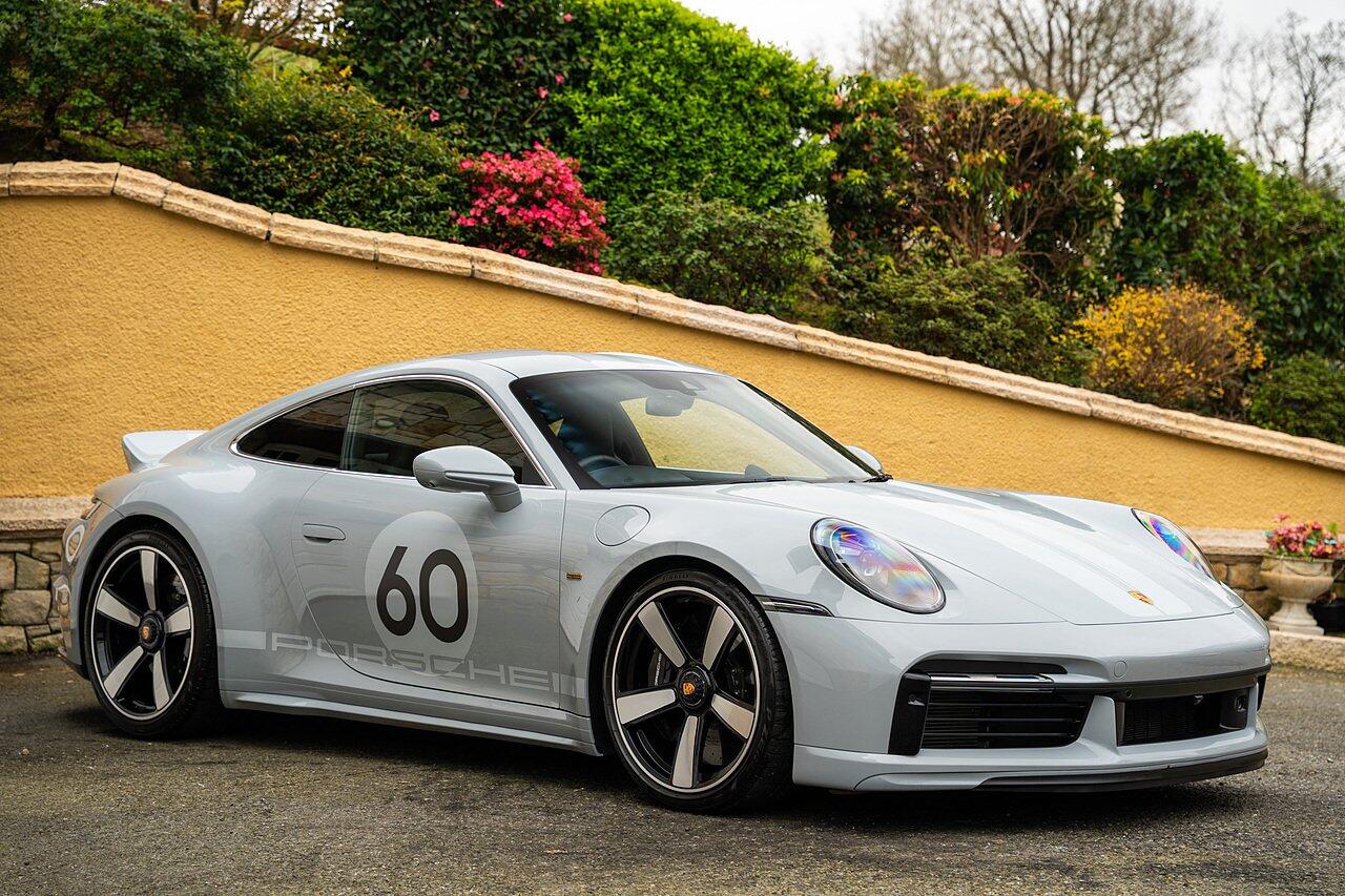 Porsche 911 view 47