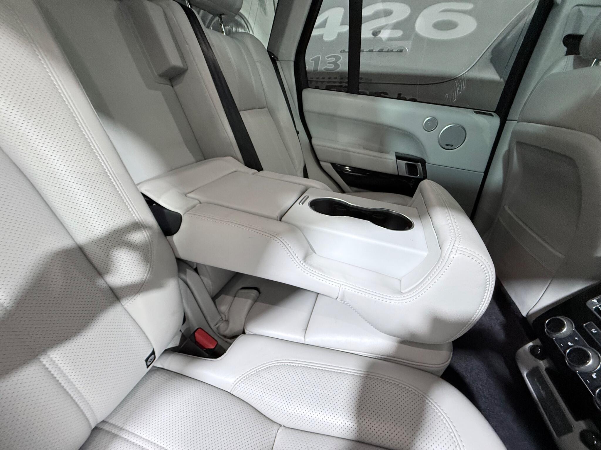 Land Rover Range Rover view 19