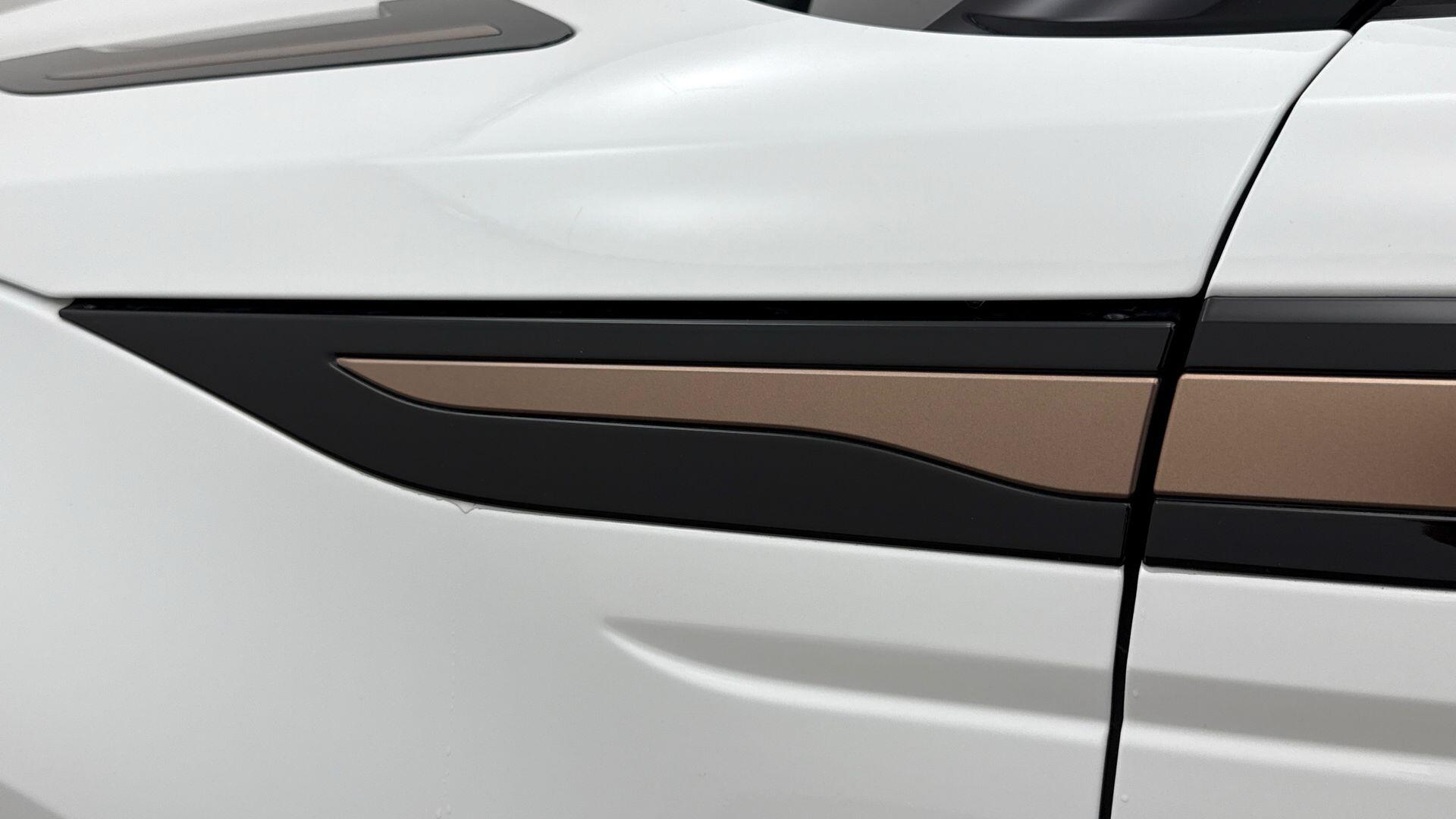 Land Rover Range Rover Evoque view 20