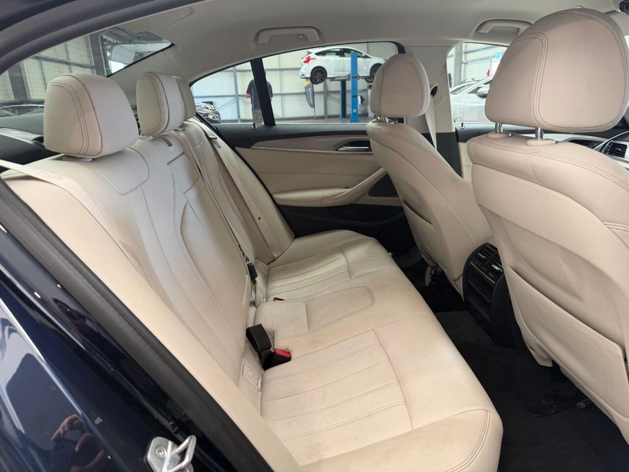 BMW 5 Series view 11