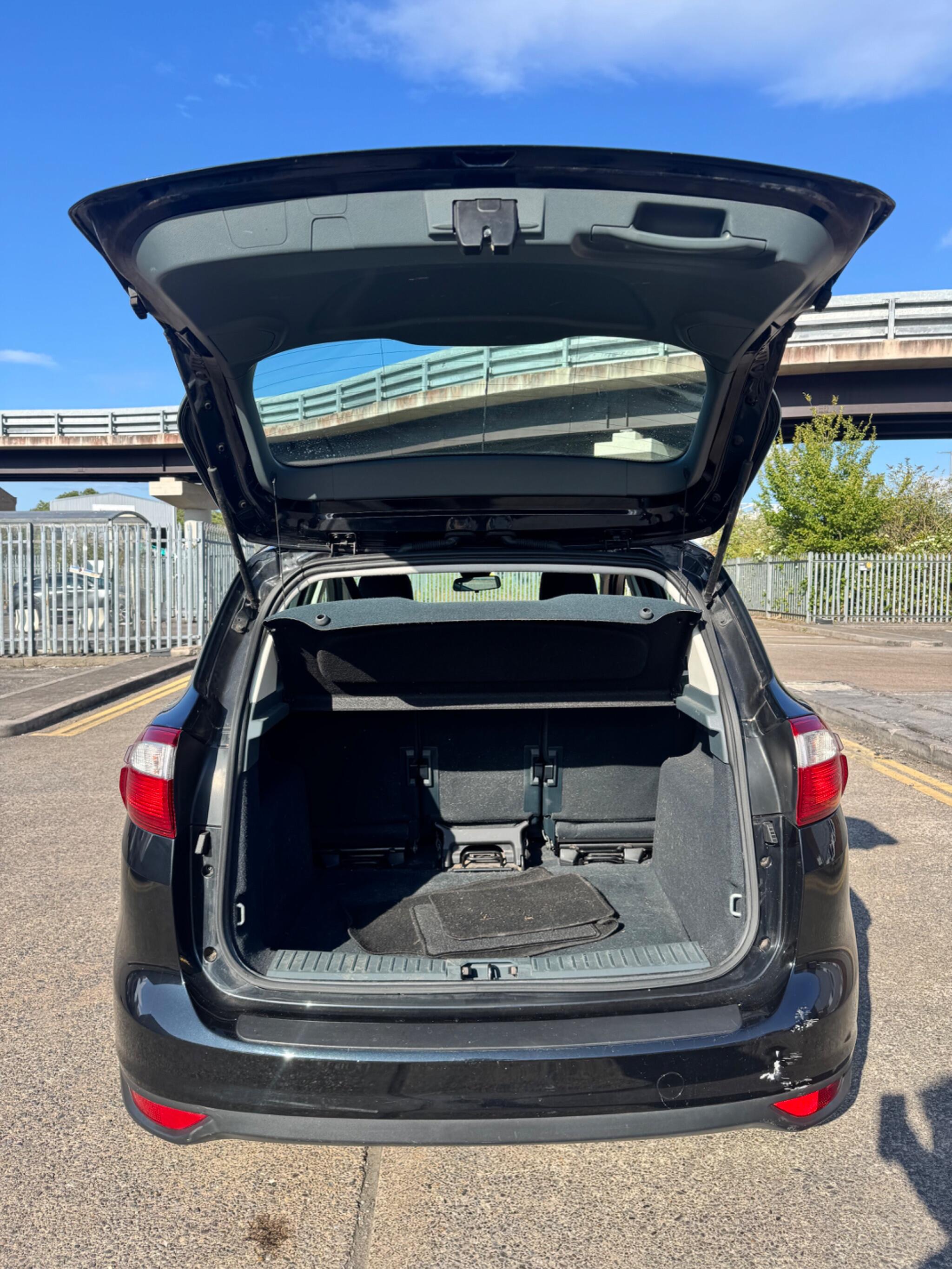 Ford C-Max view 42