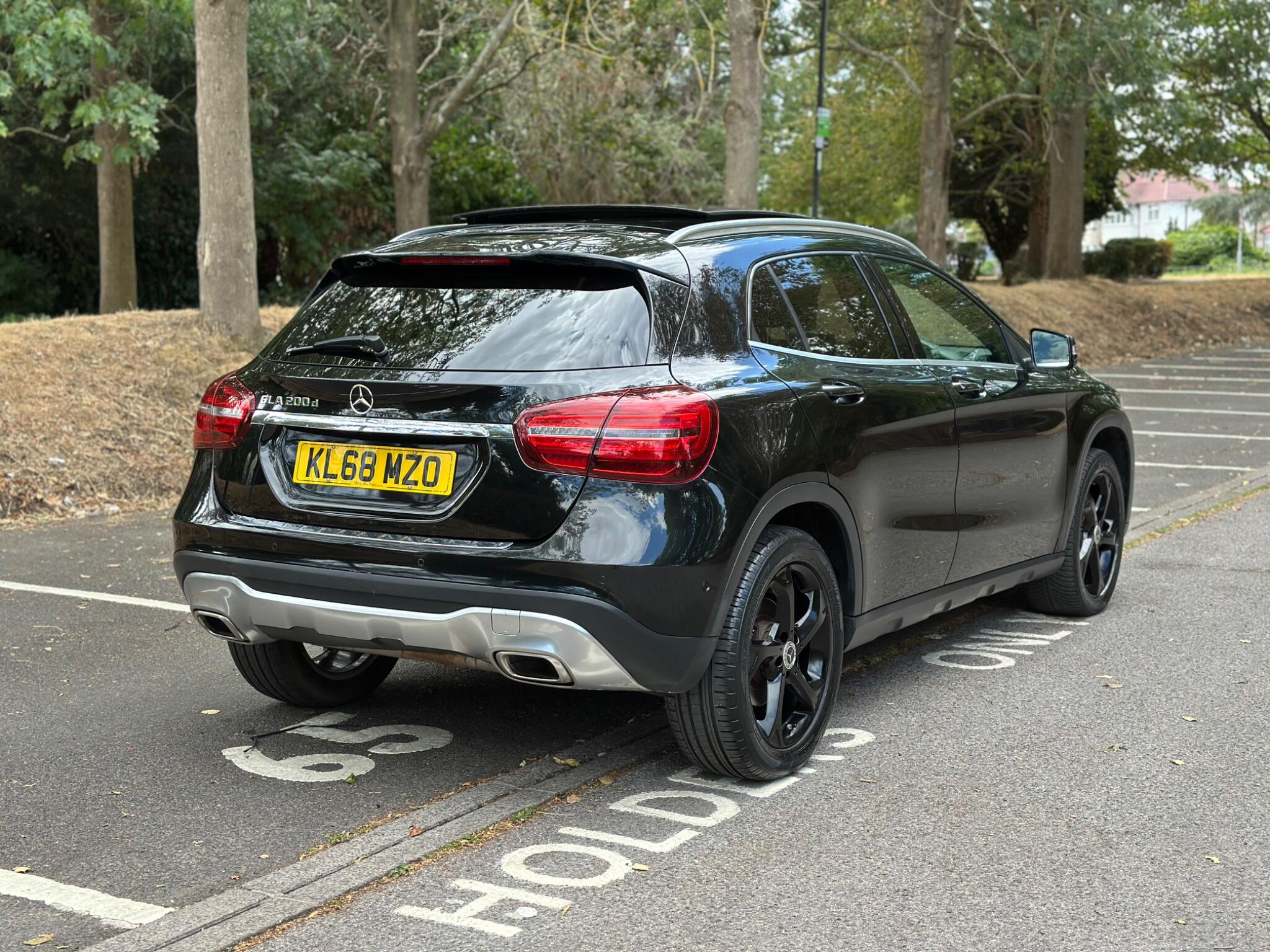Mercedes-Benz Gla view 4