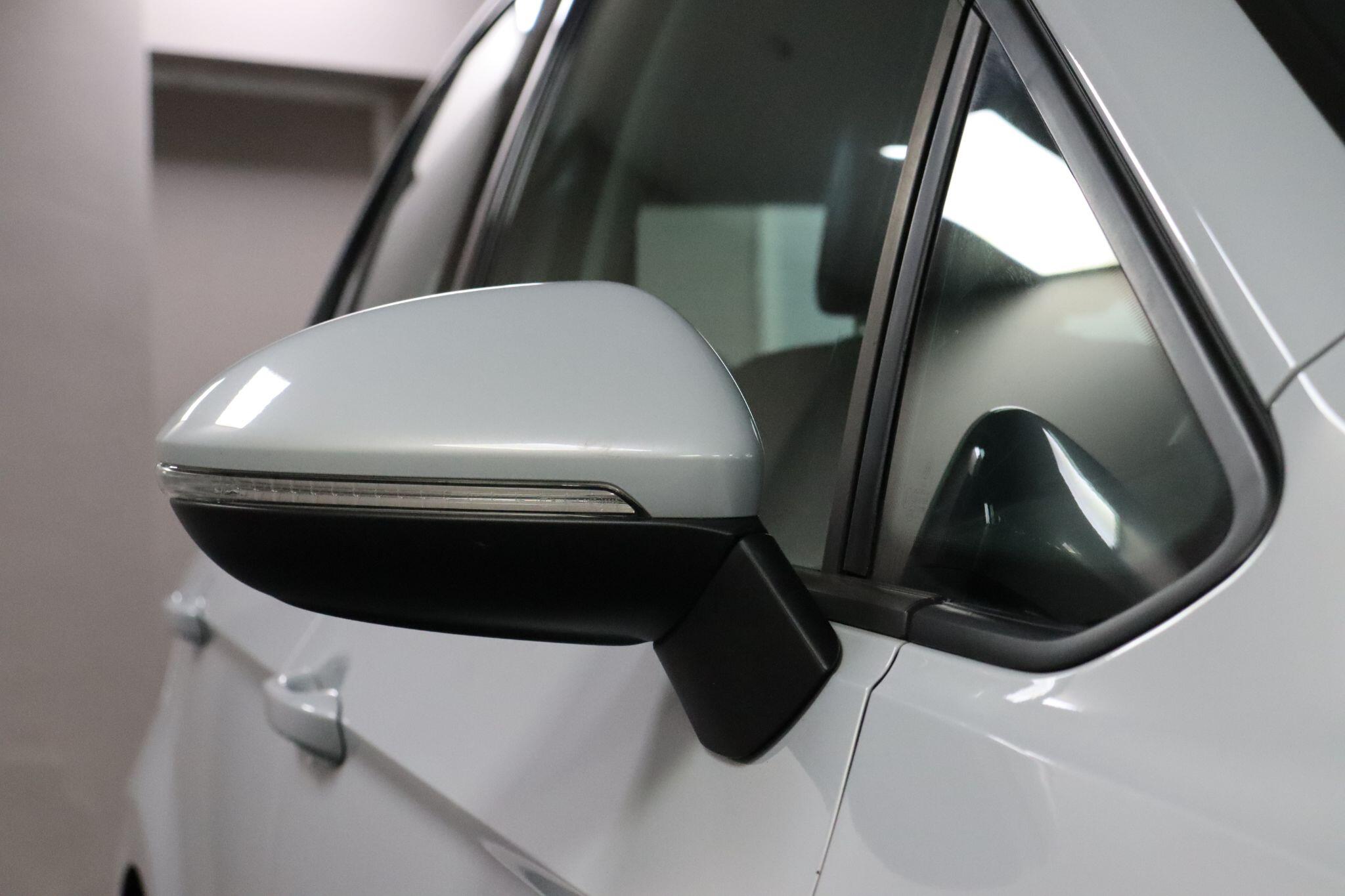 Volkswagen Golf SV view 33