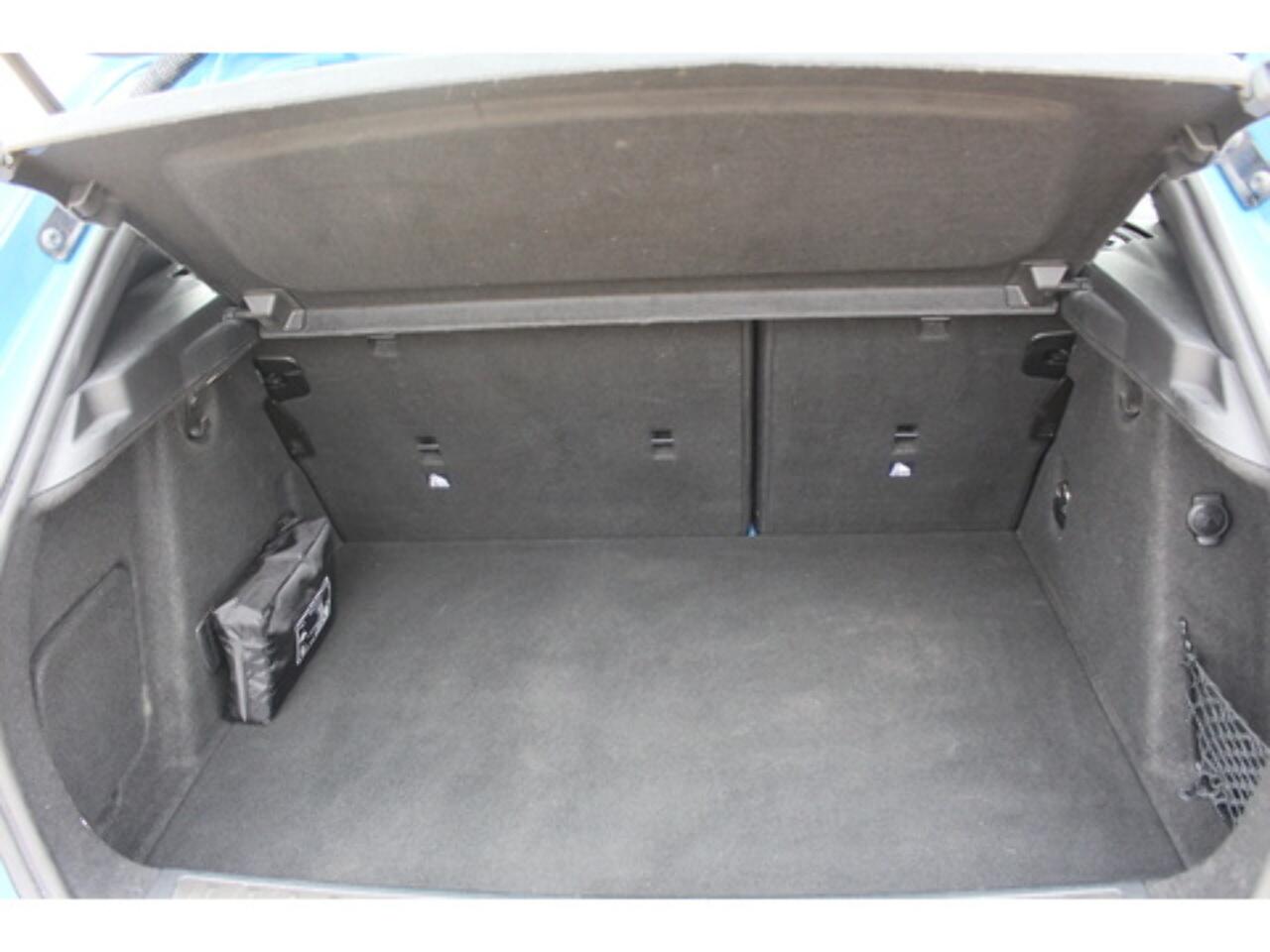 BMW 1 Series view 36