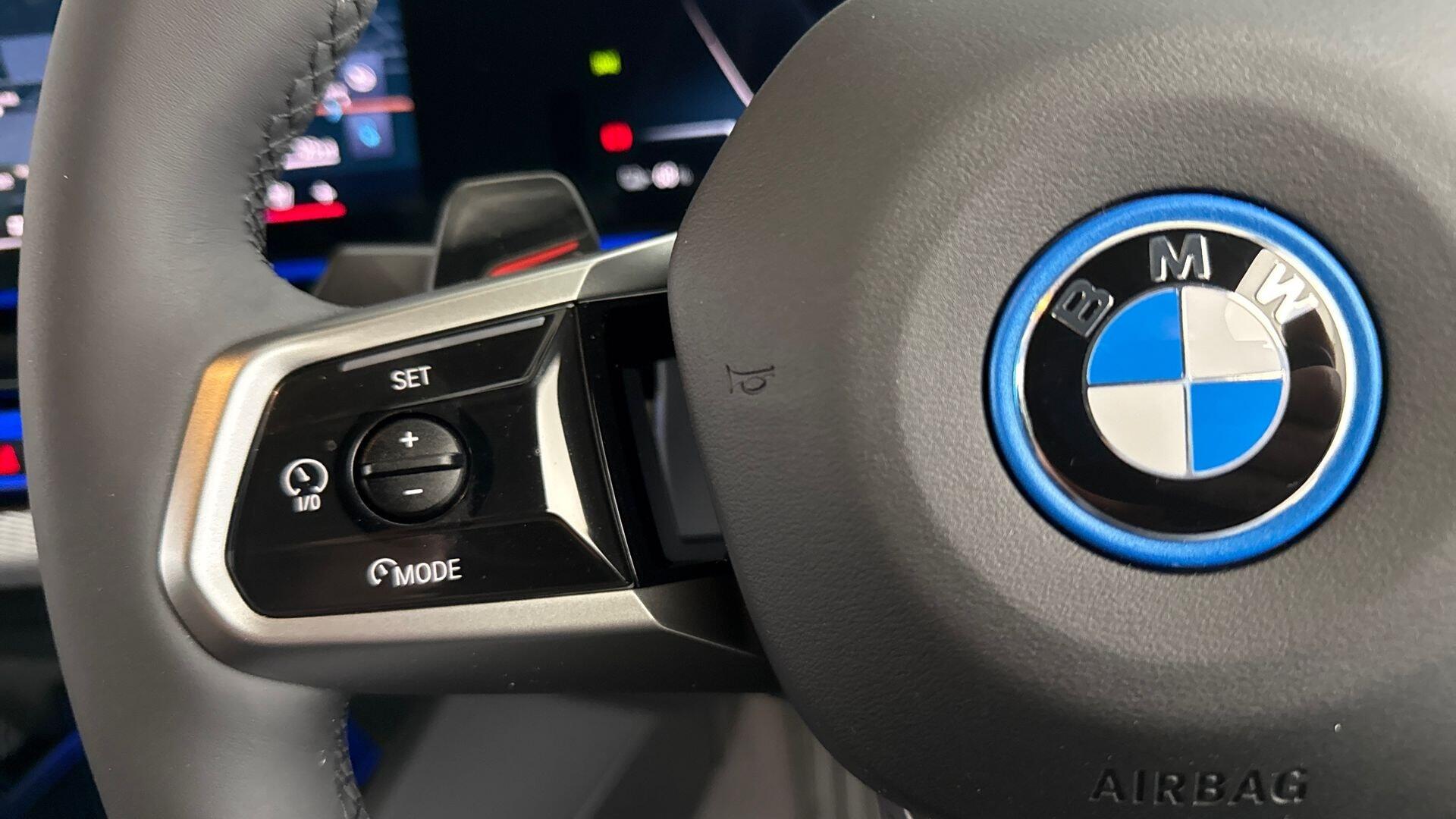 BMW i5 view 17