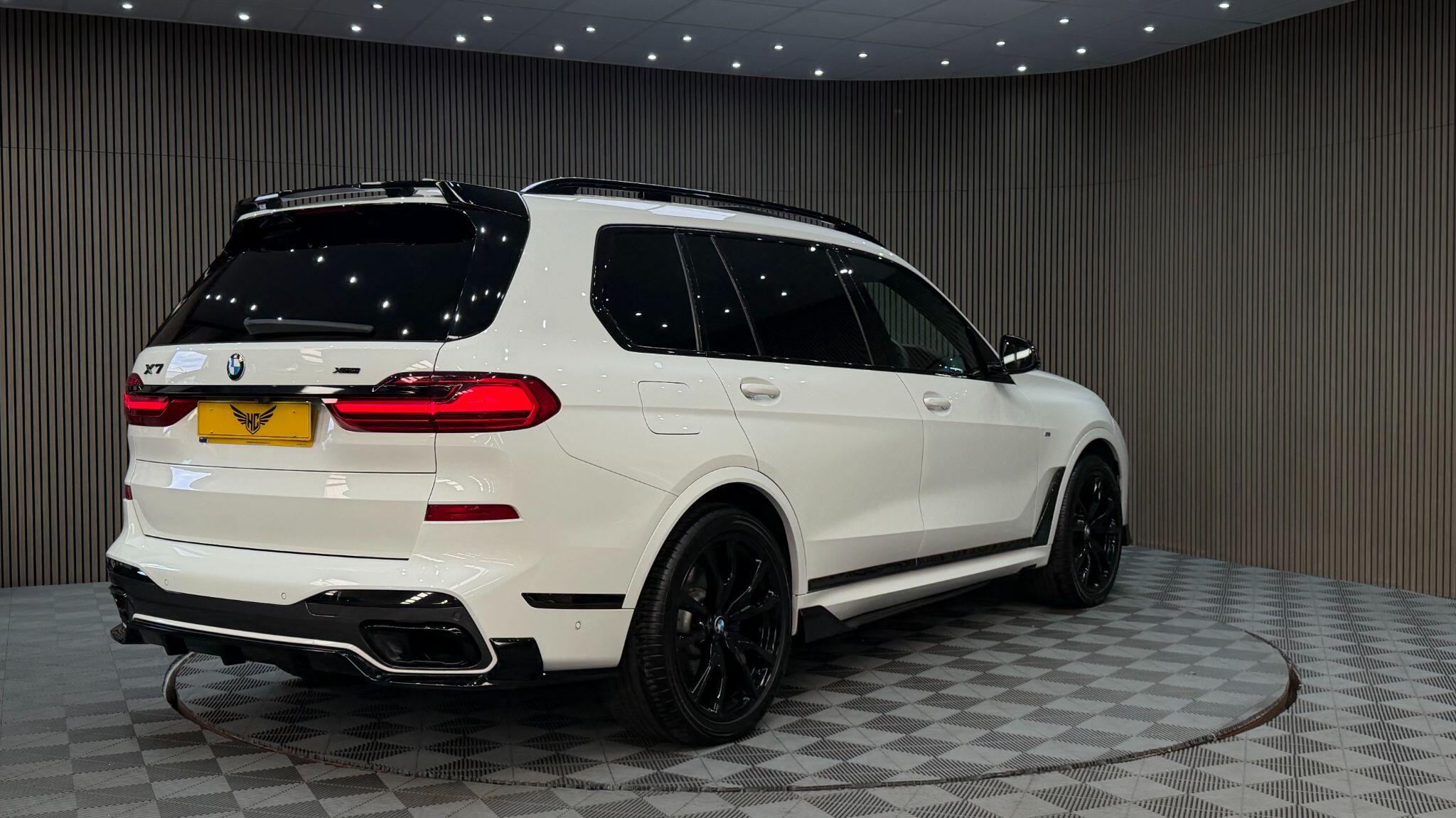 BMW X7 view 7