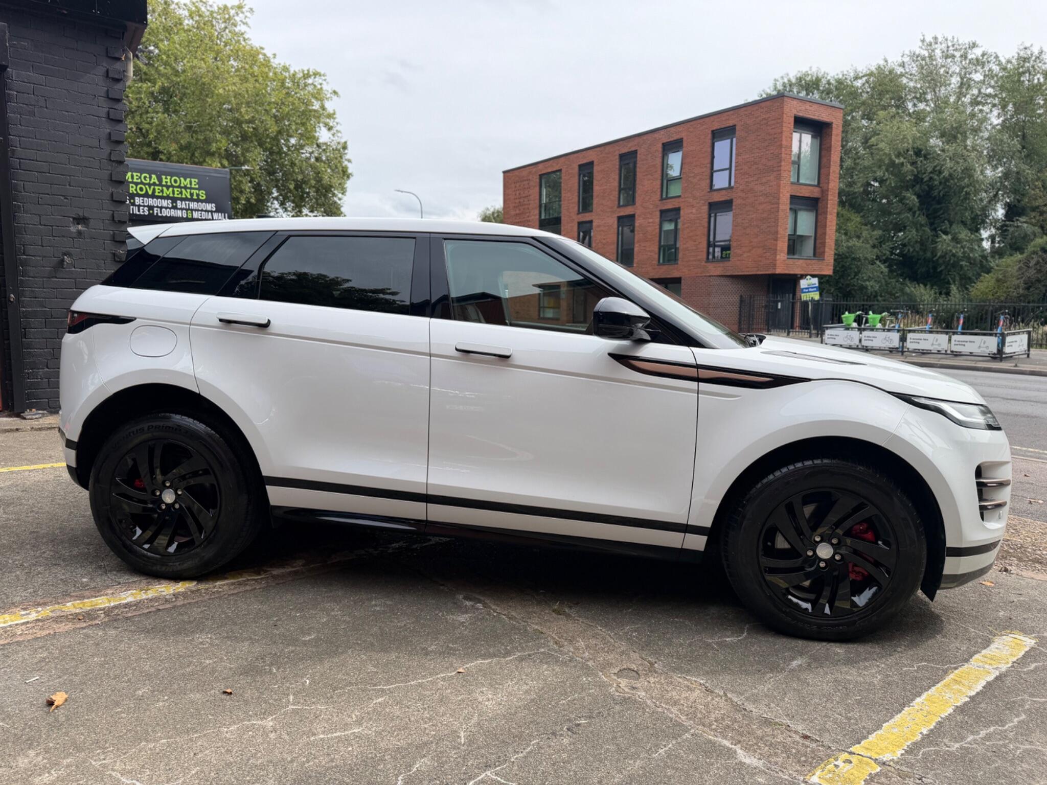 Land Rover Range Rover Evoque view 6