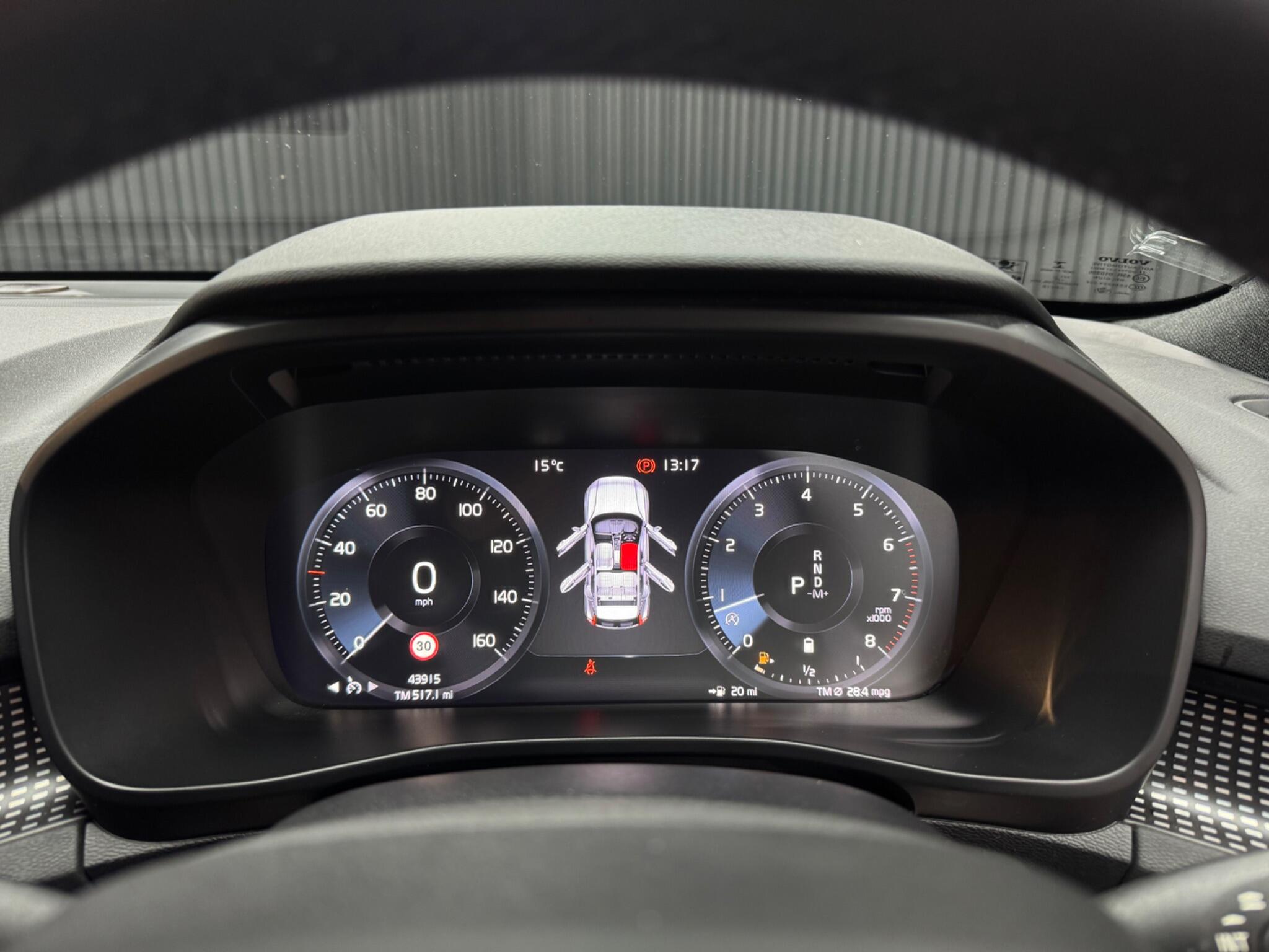 Volvo XC40 view 13